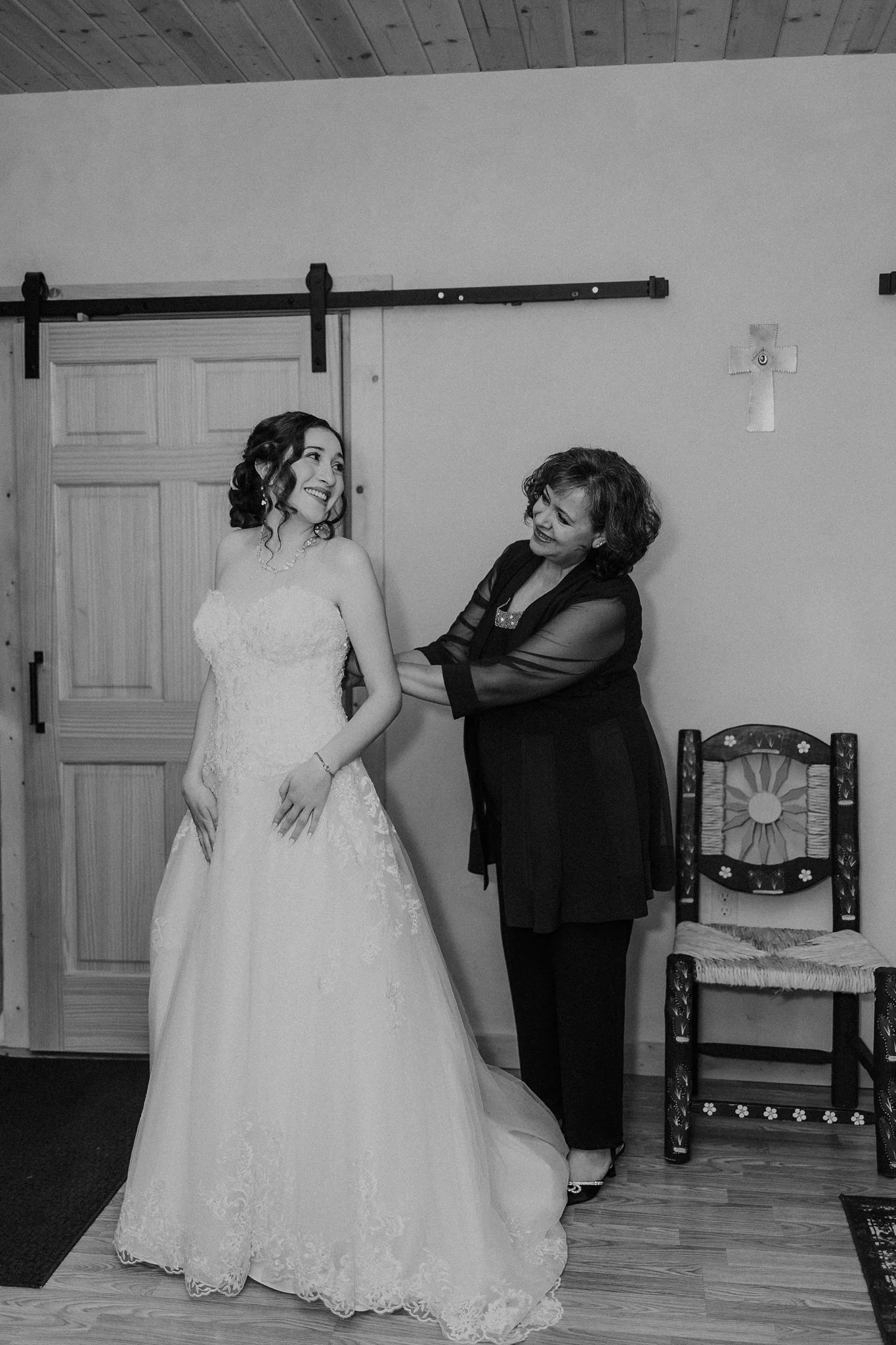 Alicia+lucia+photography+-+taos+wedding+-+backyard+wedding+-+angel+fire+wedding_0007.jpg