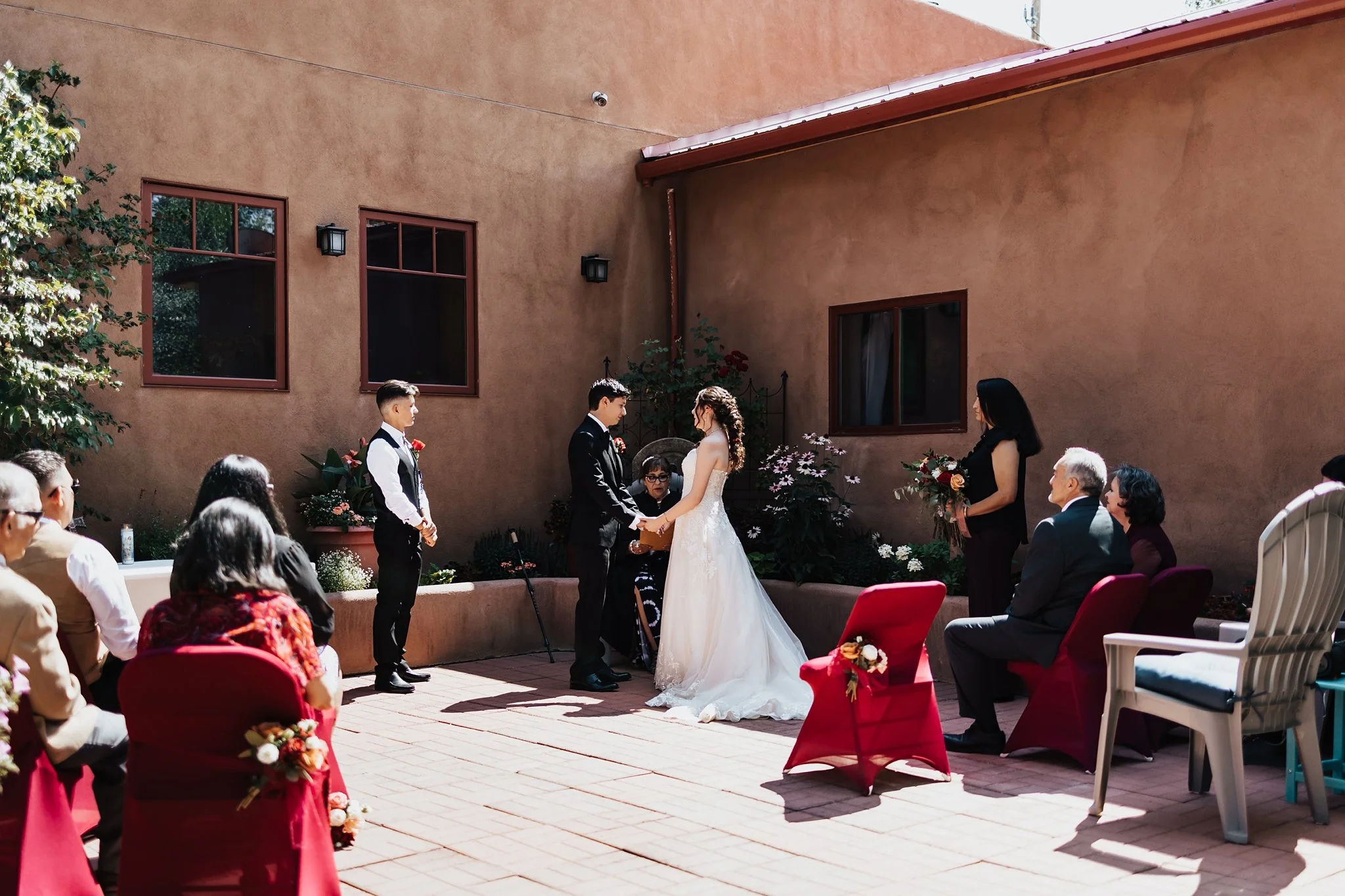 Alicia+lucia+photography+-+taos+wedding+-+backyard+wedding+-+angel+fire+wedding_0033.jpg