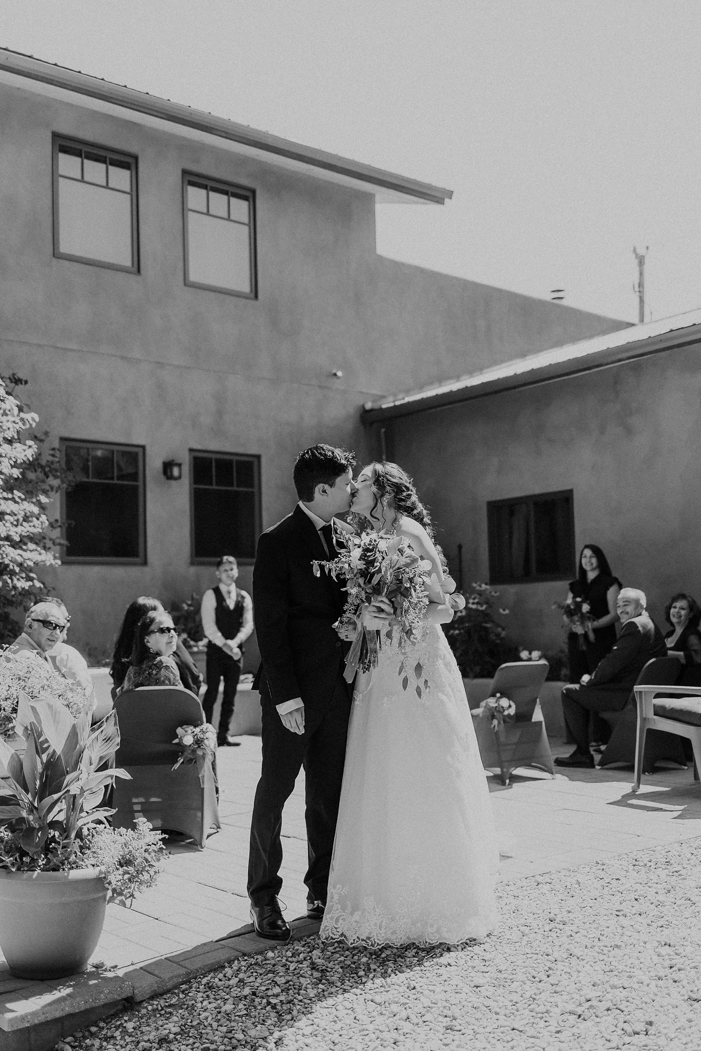 Alicia+lucia+photography+-+taos+wedding+-+backyard+wedding+-+angel+fire+wedding_0039.jpg
