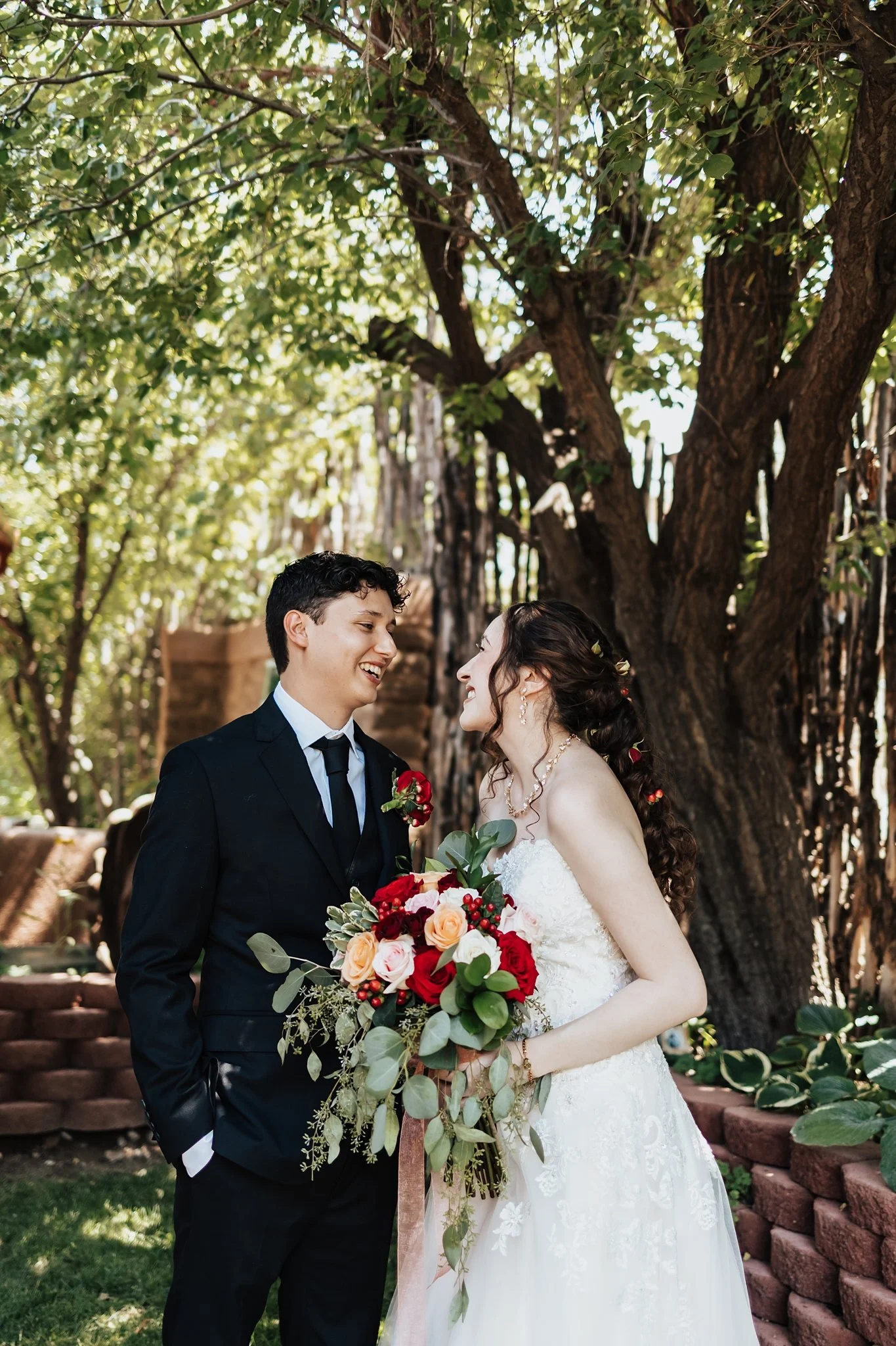 Alicia+lucia+photography+-+taos+wedding+-+backyard+wedding+-+angel+fire+wedding_0049.jpg