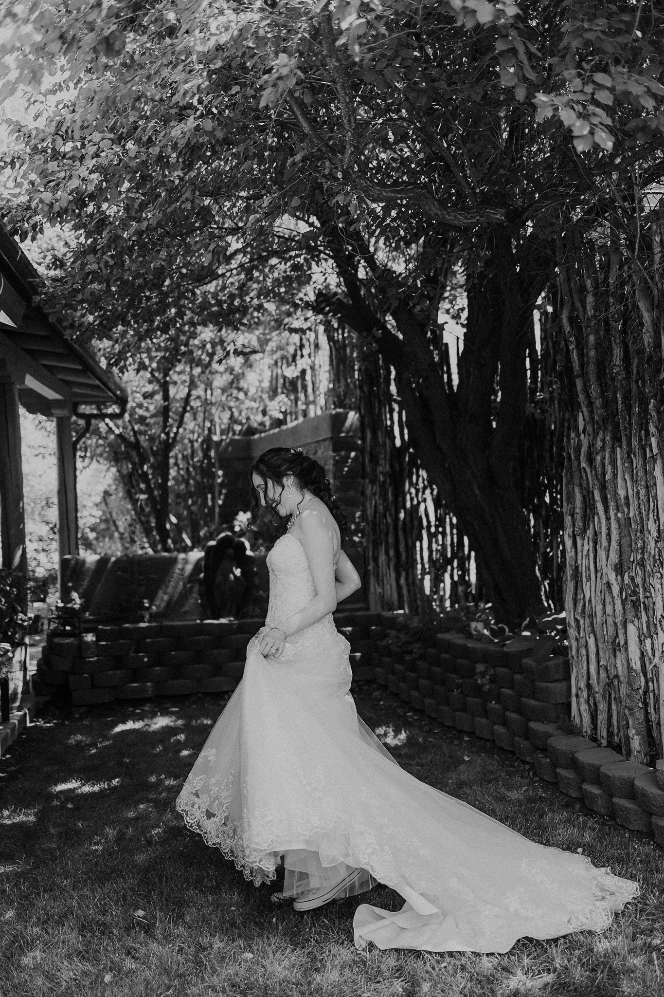 Alicia+lucia+photography+-+taos+wedding+-+backyard+wedding+-+angel+fire+wedding_0060.jpg