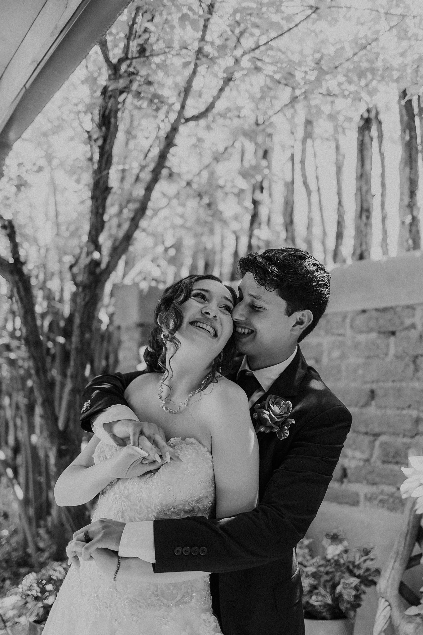 Alicia+lucia+photography+-+taos+wedding+-+backyard+wedding+-+angel+fire+wedding_0074.jpg