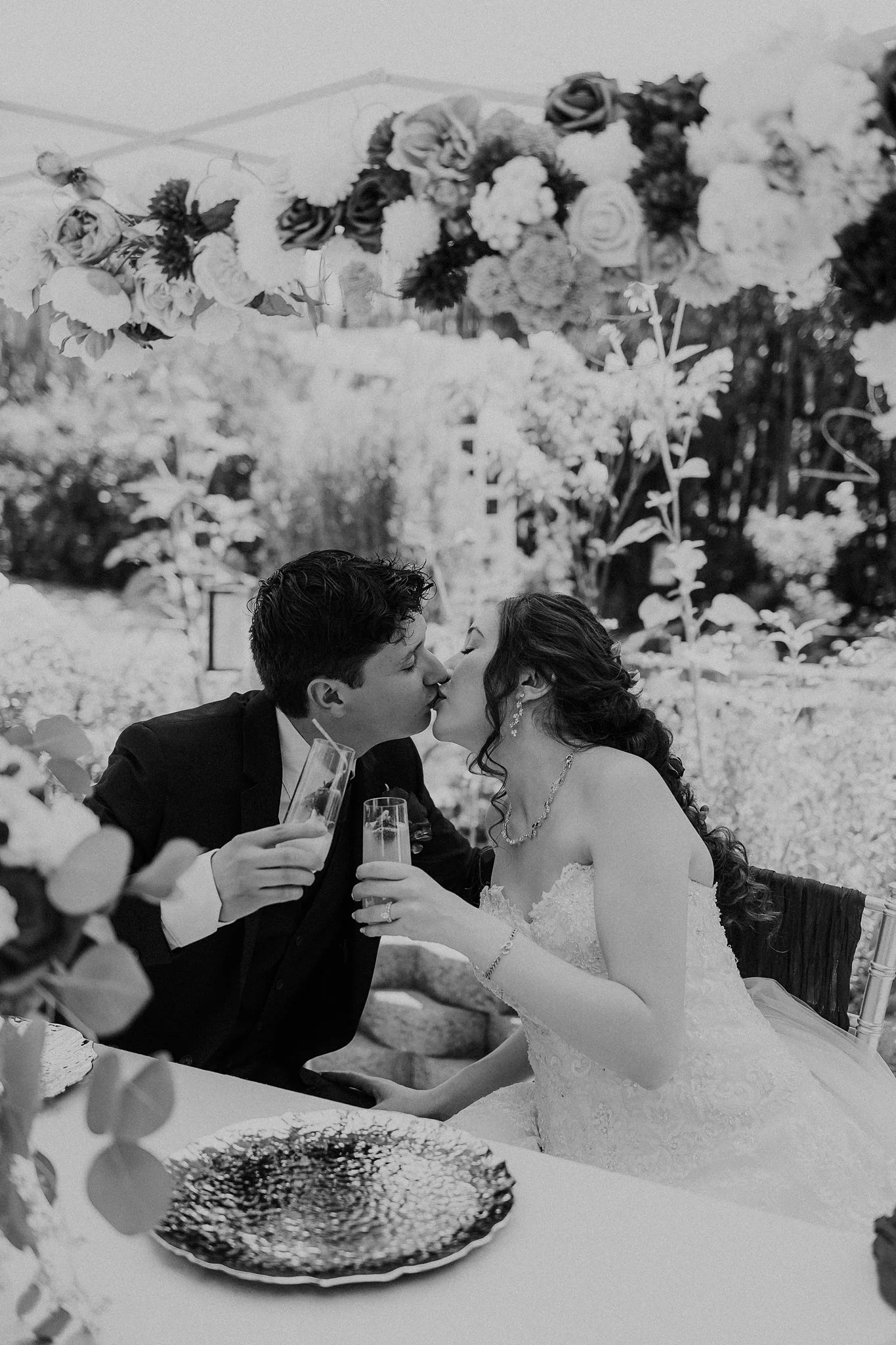 Alicia+lucia+photography+-+taos+wedding+-+backyard+wedding+-+angel+fire+wedding_0100.jpg