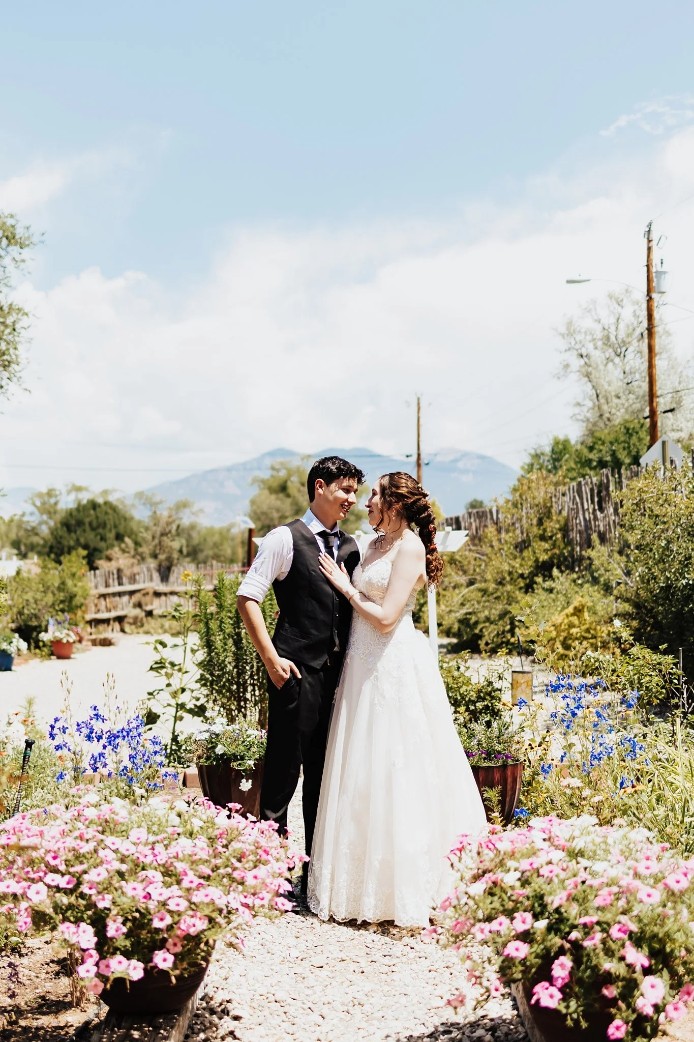 Alicia+lucia+photography+-+taos+wedding+-+backyard+wedding+-+angel+fire+wedding_0108.jpg