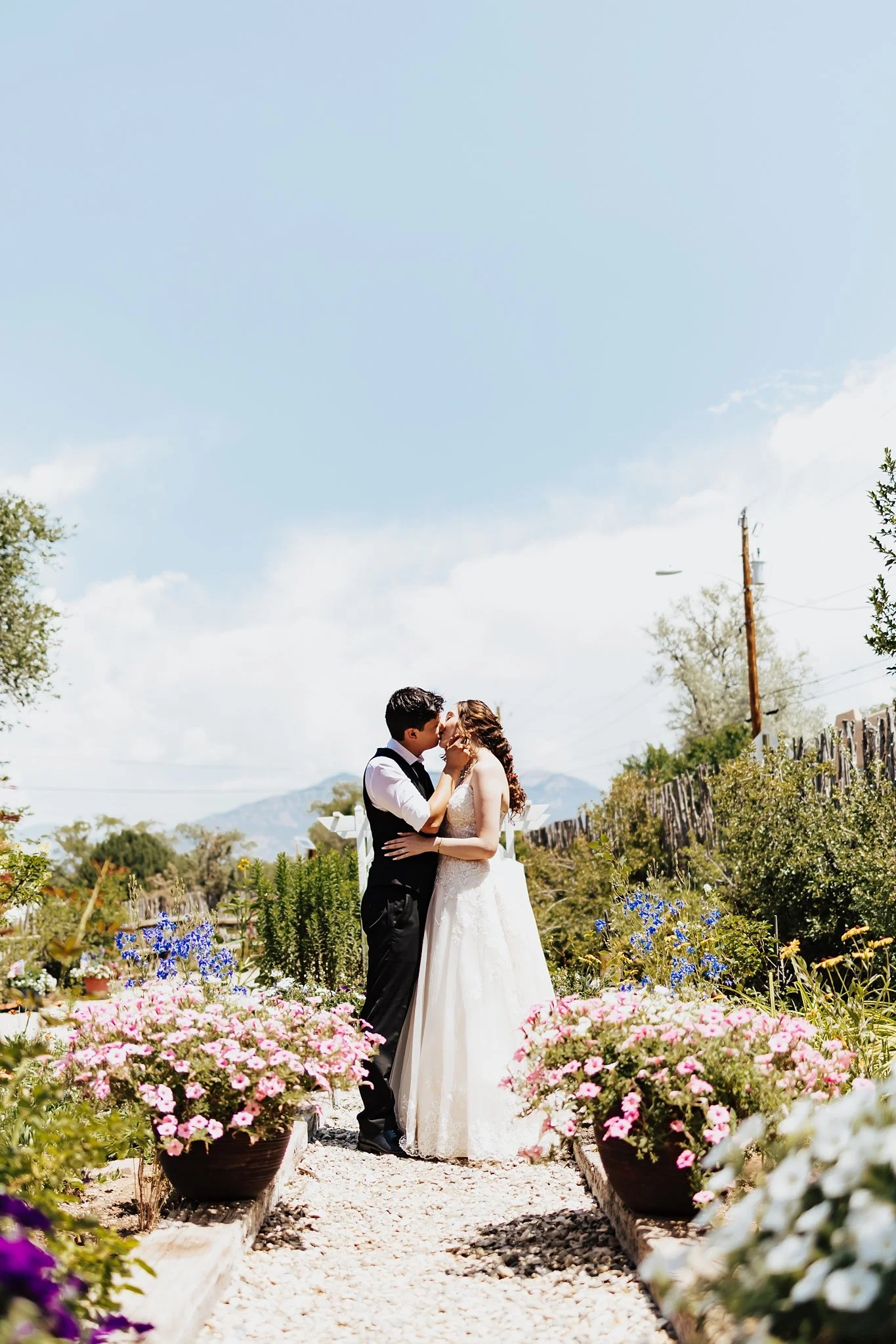 Alicia+lucia+photography+-+taos+wedding+-+backyard+wedding+-+angel+fire+wedding_0111.jpg