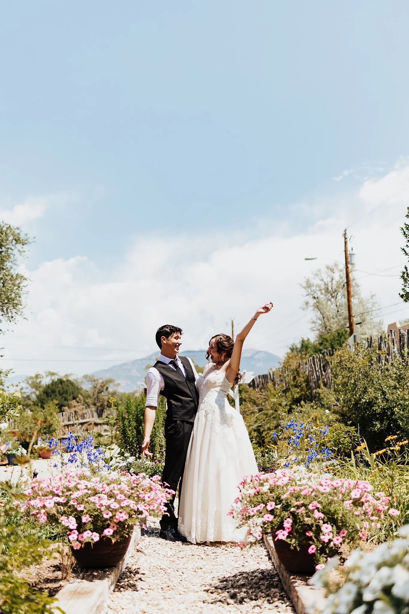 Alicia+lucia+photography+-+taos+wedding+-+backyard+wedding+-+angel+fire+wedding_0112.jpg