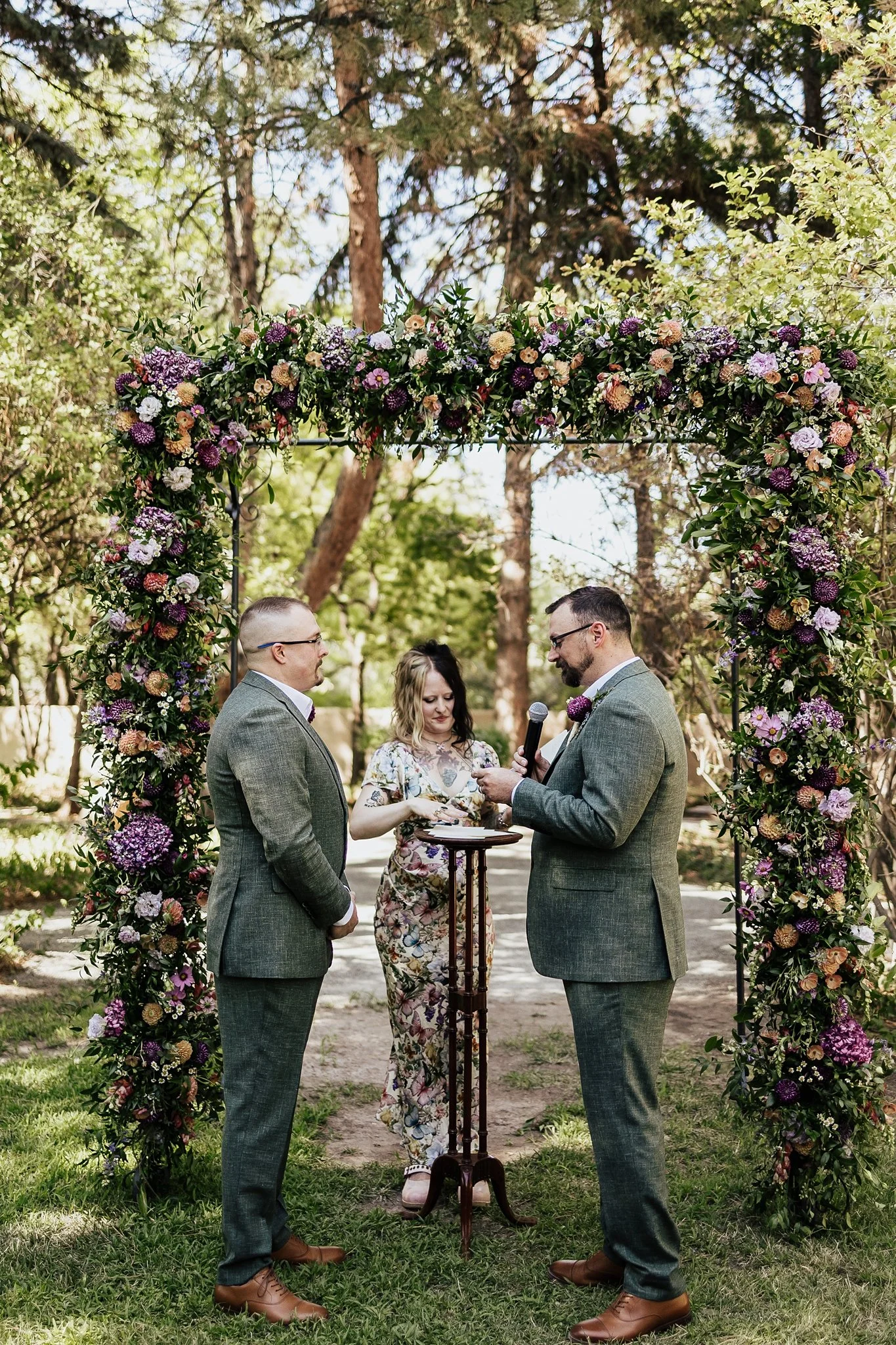 Alicia+lucia+photography+-+los+poblanos+-+los+poblanos+wedding+-+lgbtq+wedding+-+los+poblanos+elopement_0011.jpg