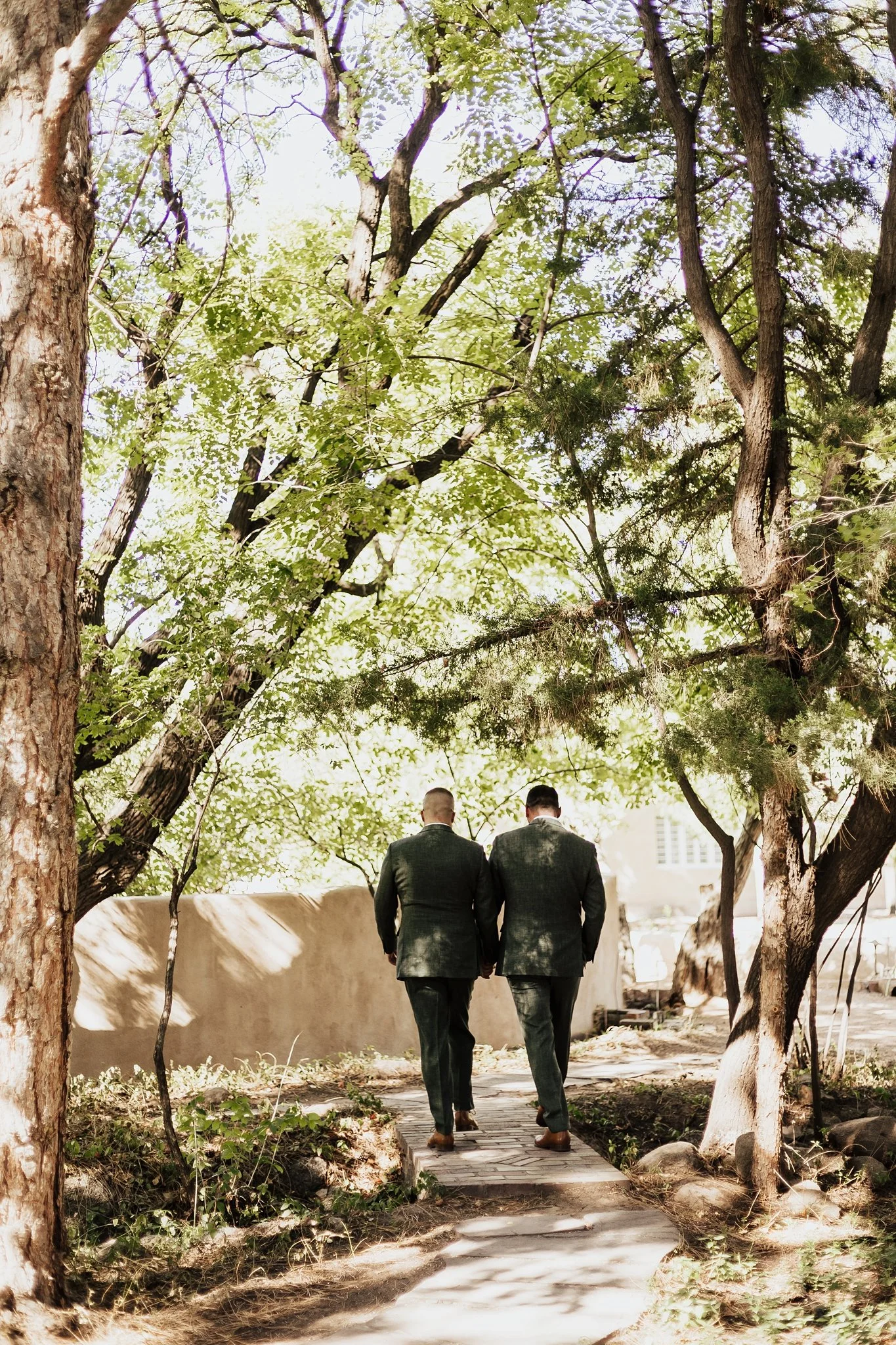 Alicia+lucia+photography+-+los+poblanos+-+los+poblanos+wedding+-+lgbtq+wedding+-+los+poblanos+elopement_0017.jpg