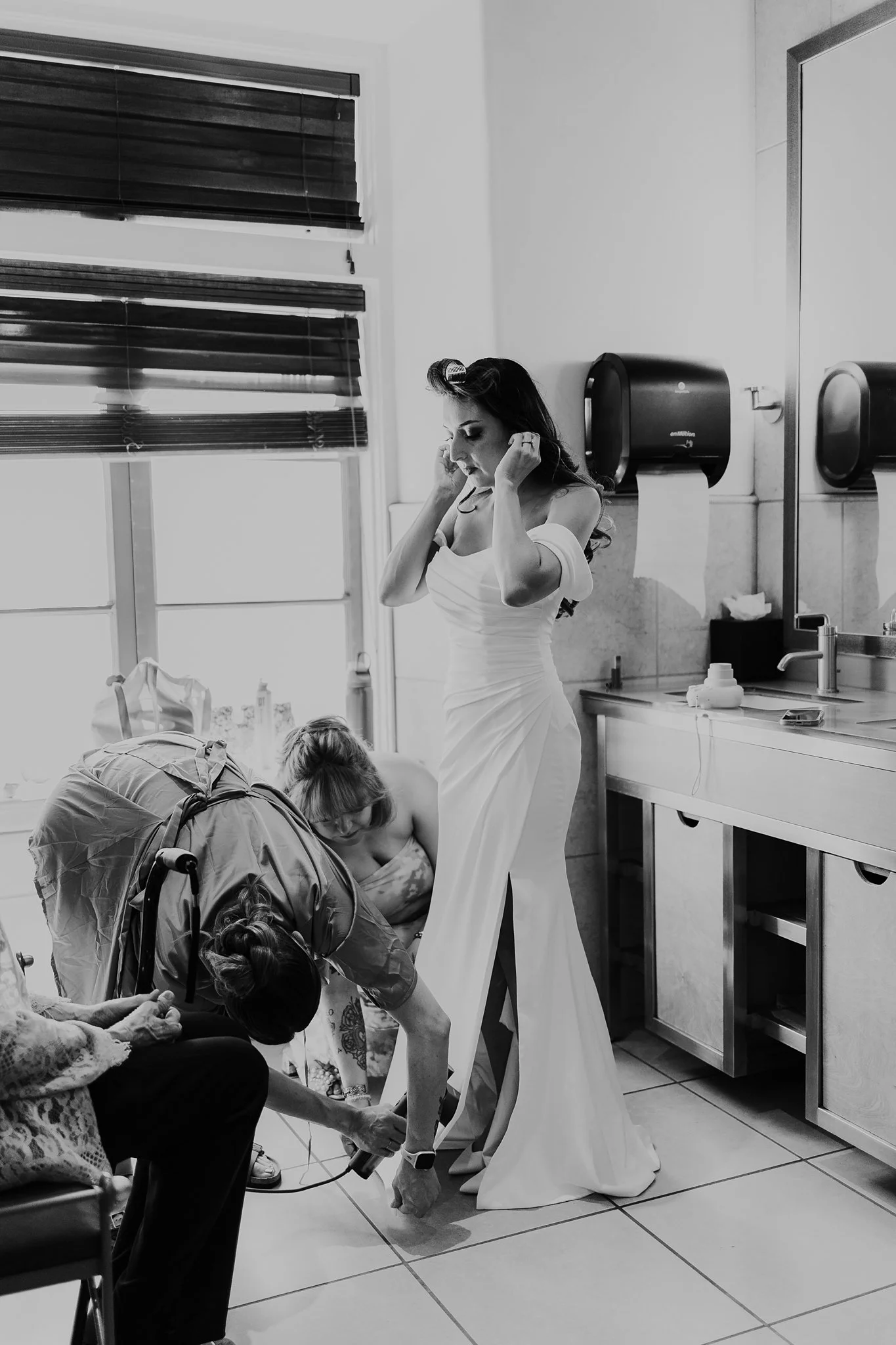 Alicia+lucia+photography+-+hotel+anadluz+-+hotel+andaluz+wedding+-+downtown+albuquerque+wedding_0013.jpg