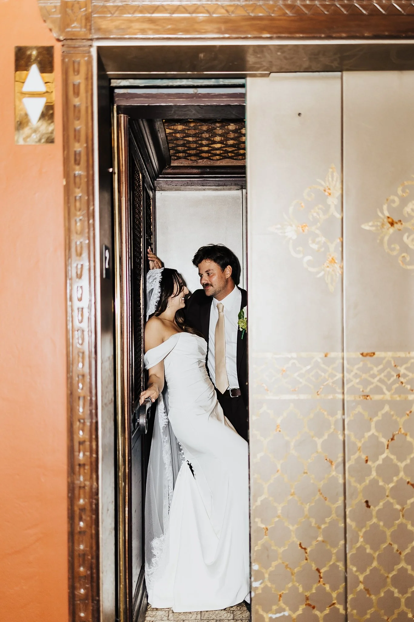 Alicia+lucia+photography+-+hotel+anadluz+-+hotel+andaluz+wedding+-+downtown+albuquerque+wedding_0122.jpg