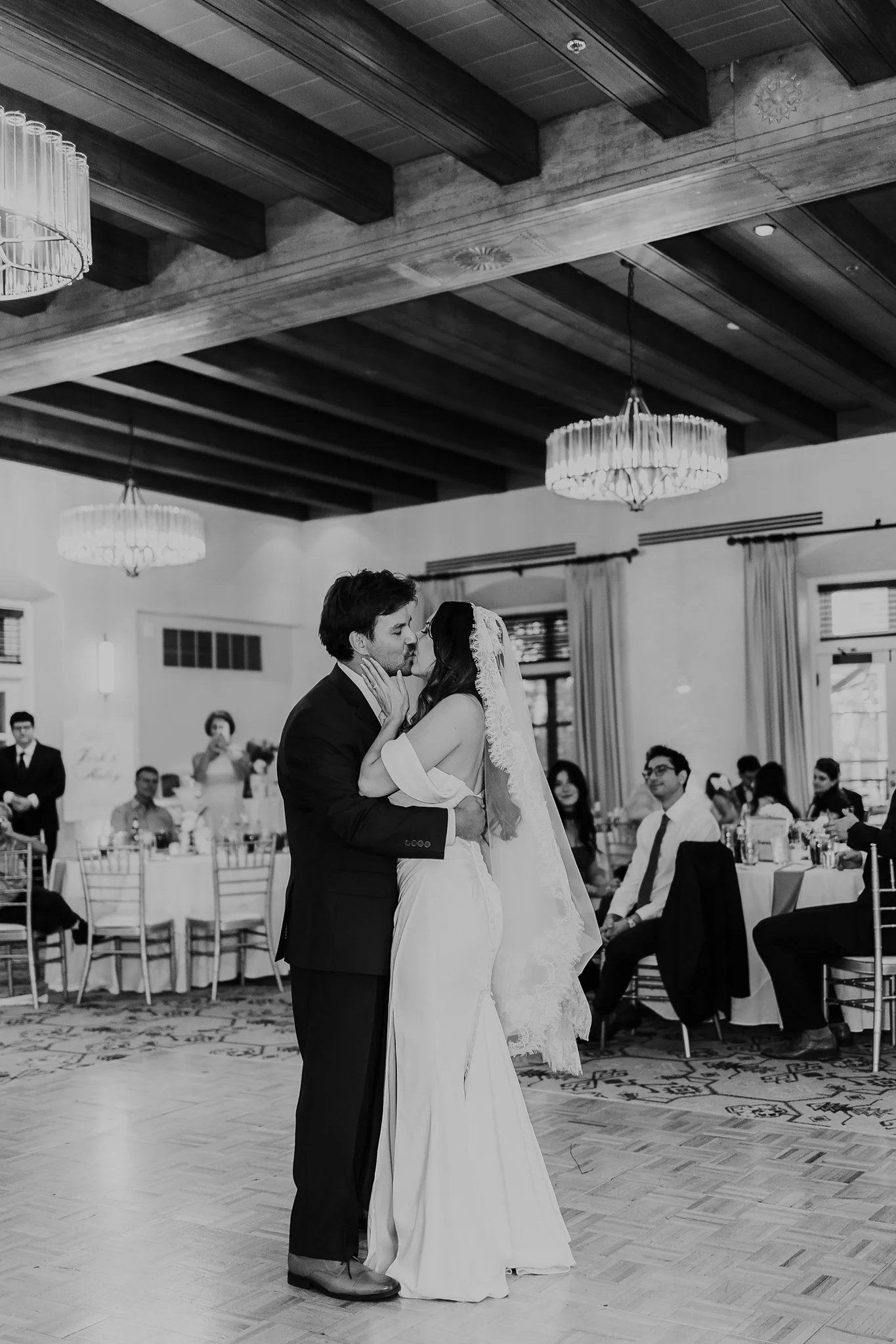 Alicia+lucia+photography+-+hotel+anadluz+-+hotel+andaluz+wedding+-+downtown+albuquerque+wedding_0153.jpg