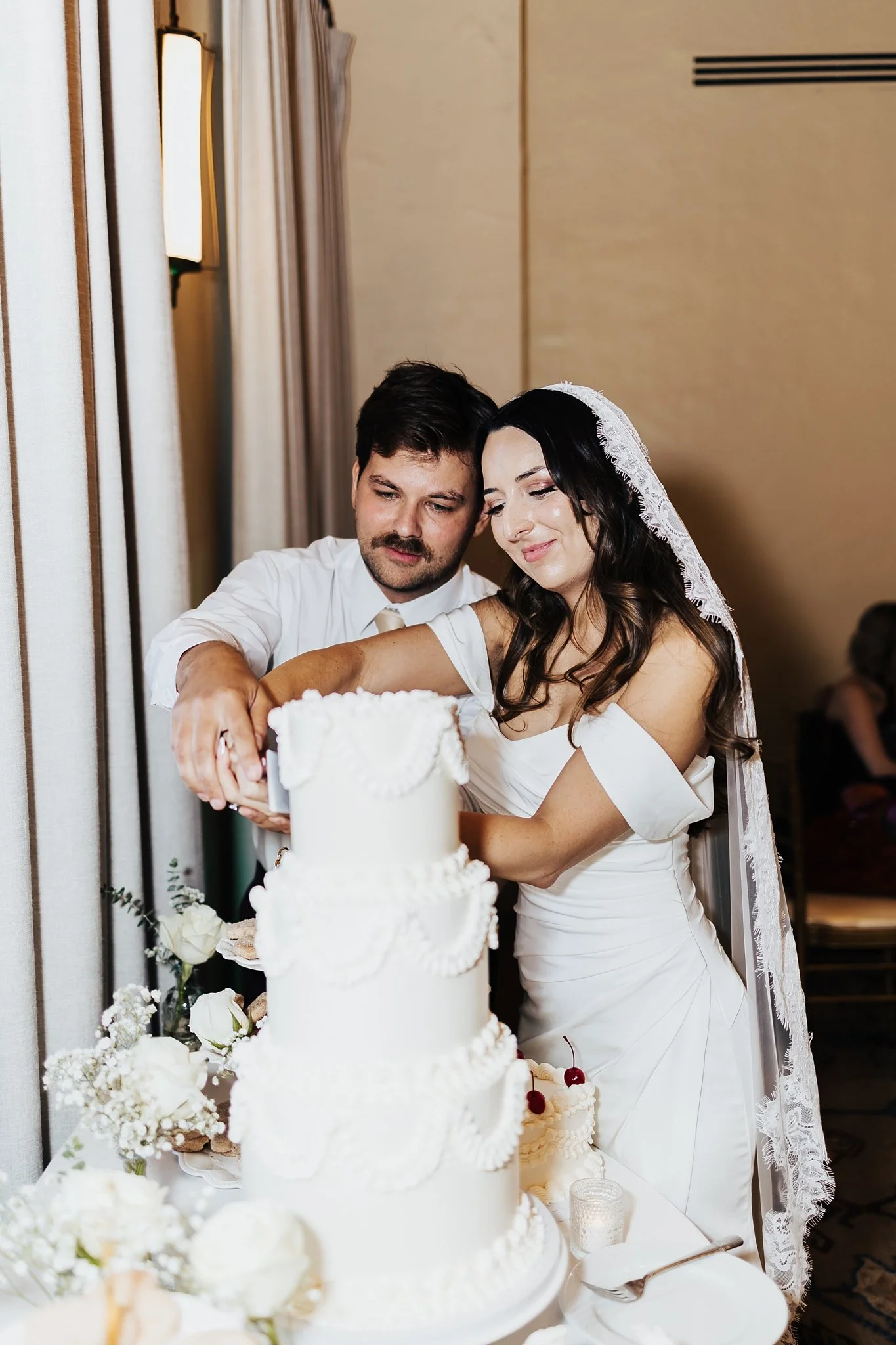 Alicia+lucia+photography+-+hotel+anadluz+-+hotel+andaluz+wedding+-+downtown+albuquerque+wedding_0168.jpg
