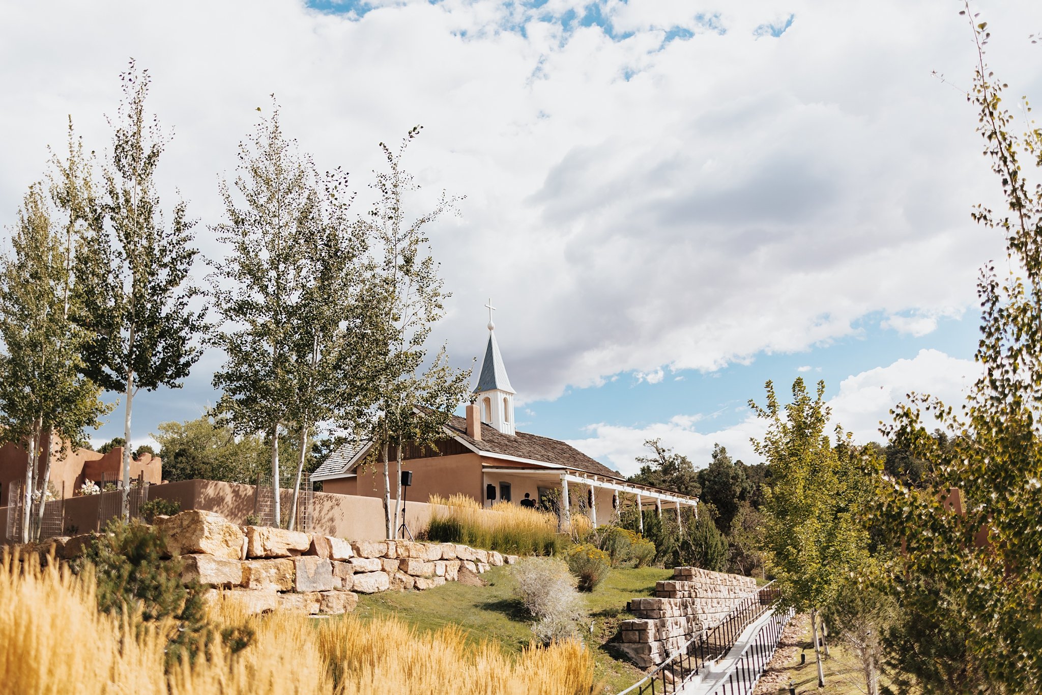 Alicia+lucia+photography+-+bishops+lodge+-+bishops+lodge+wedding+-+southwest+wedding_0003.jpg