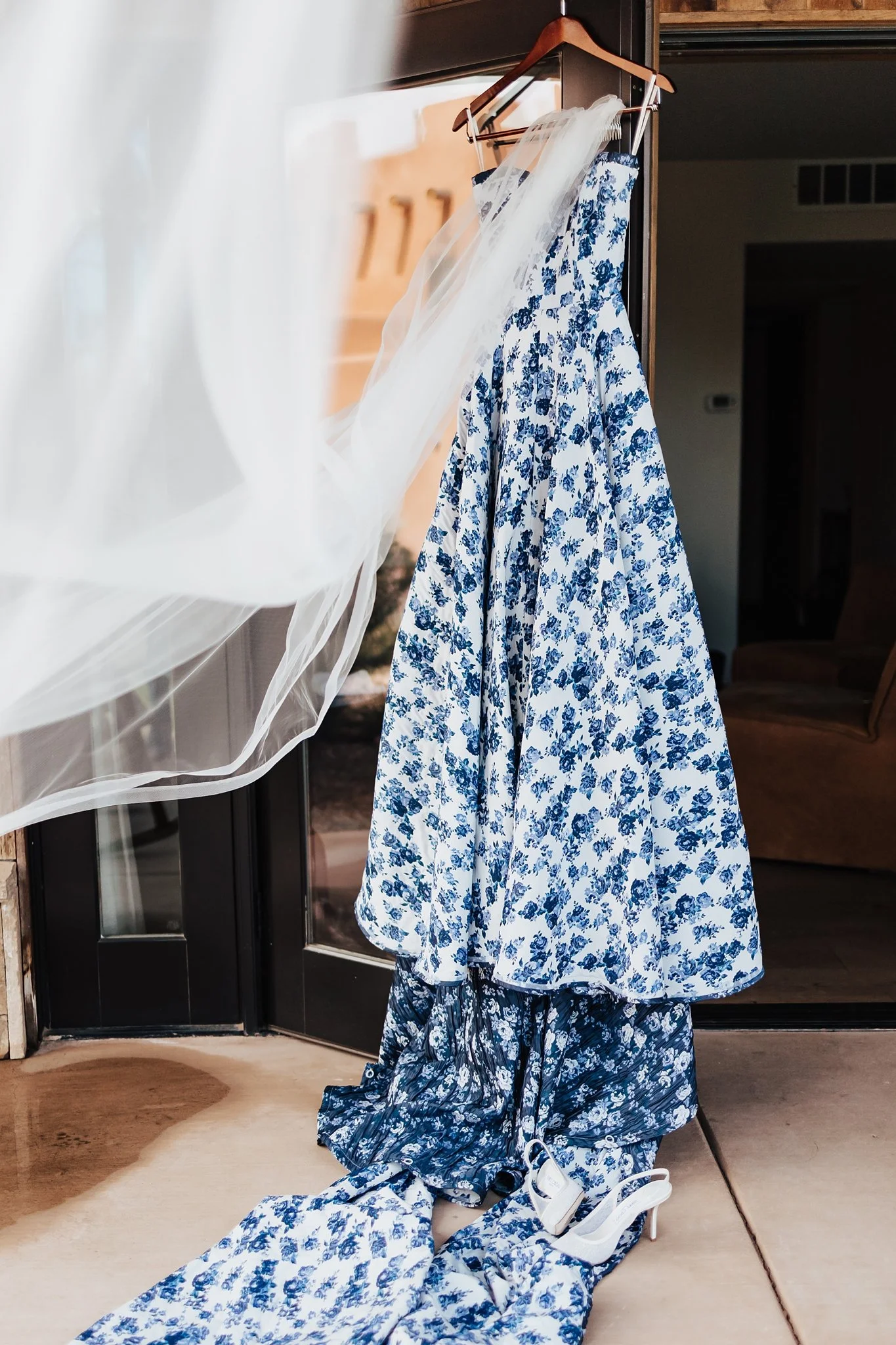 Alicia+lucia+photography+-+bishops+lodge+-+bishops+lodge+wedding+-+southwest+wedding_0004.jpg