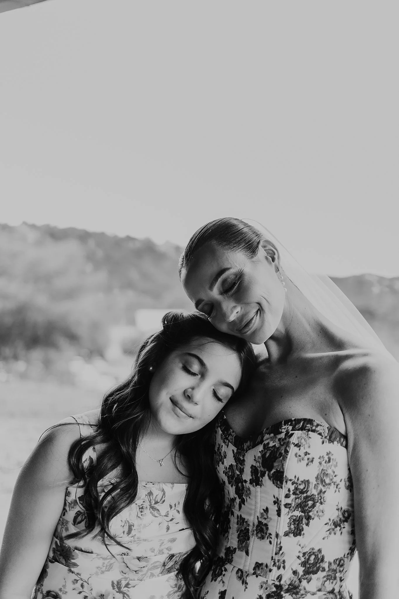 Alicia+lucia+photography+-+bishops+lodge+-+bishops+lodge+wedding+-+southwest+wedding_0015.jpg
