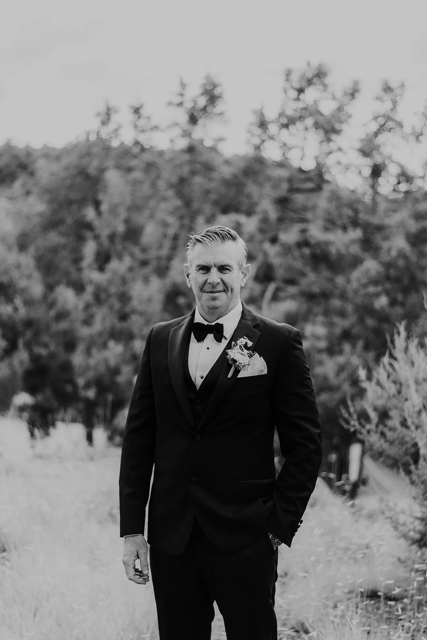 Alicia+lucia+photography+-+bishops+lodge+-+bishops+lodge+wedding+-+southwest+wedding_0020.jpg