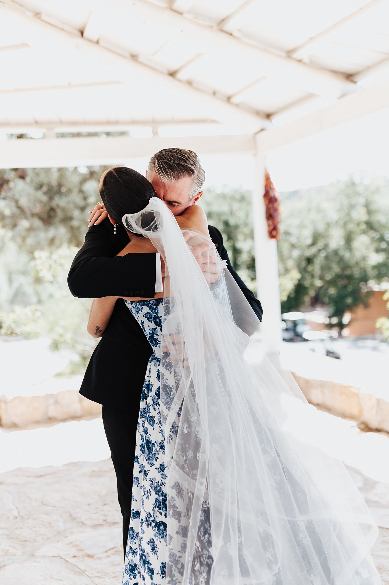 Alicia+lucia+photography+-+bishops+lodge+-+bishops+lodge+wedding+-+southwest+wedding_0027.jpg