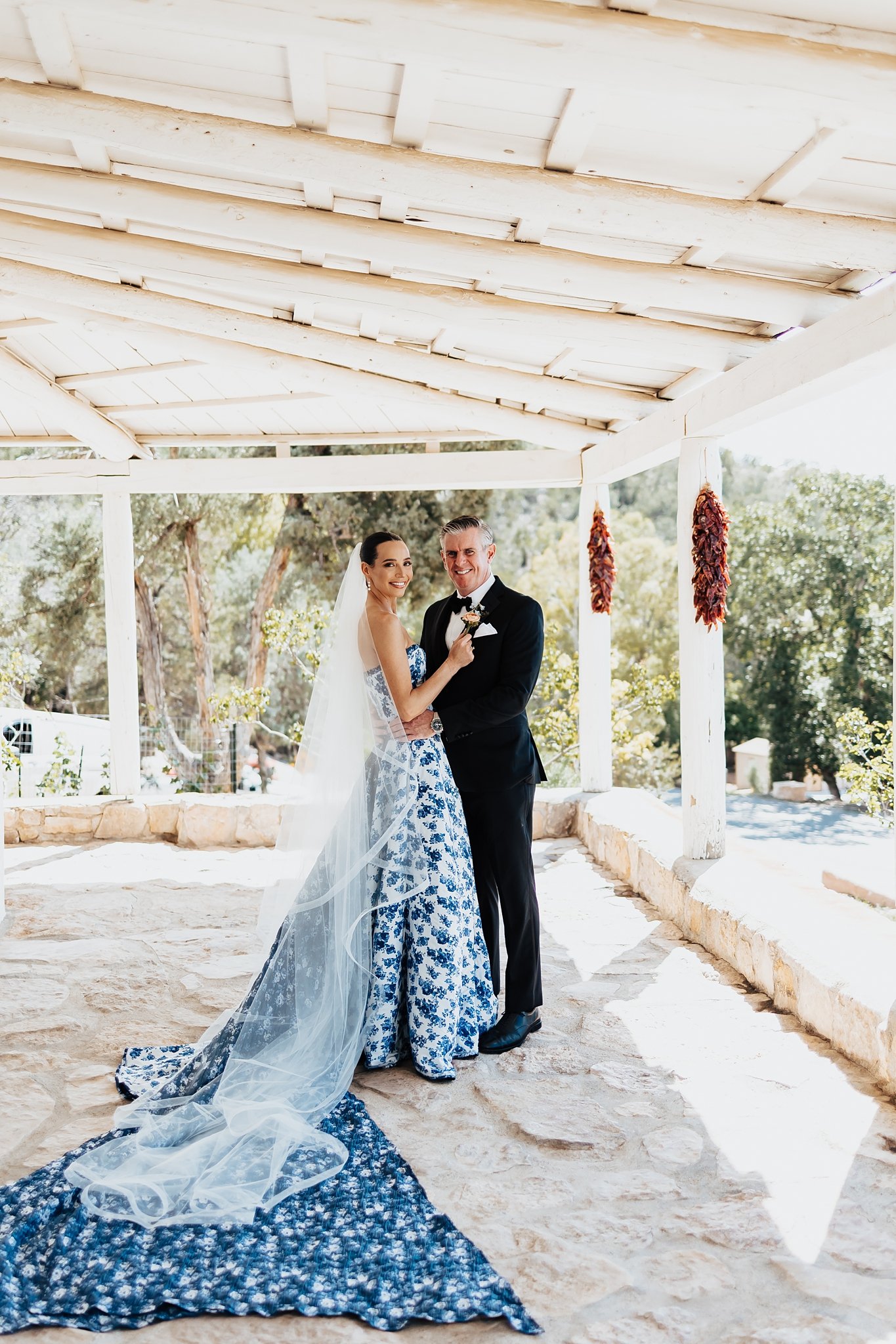 Alicia+lucia+photography+-+bishops+lodge+-+bishops+lodge+wedding+-+southwest+wedding_0031.jpg