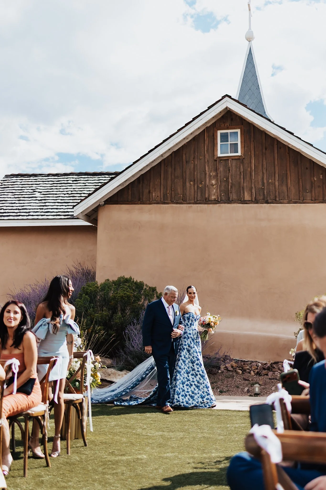 Alicia+lucia+photography+-+bishops+lodge+-+bishops+lodge+wedding+-+southwest+wedding_0066.jpg