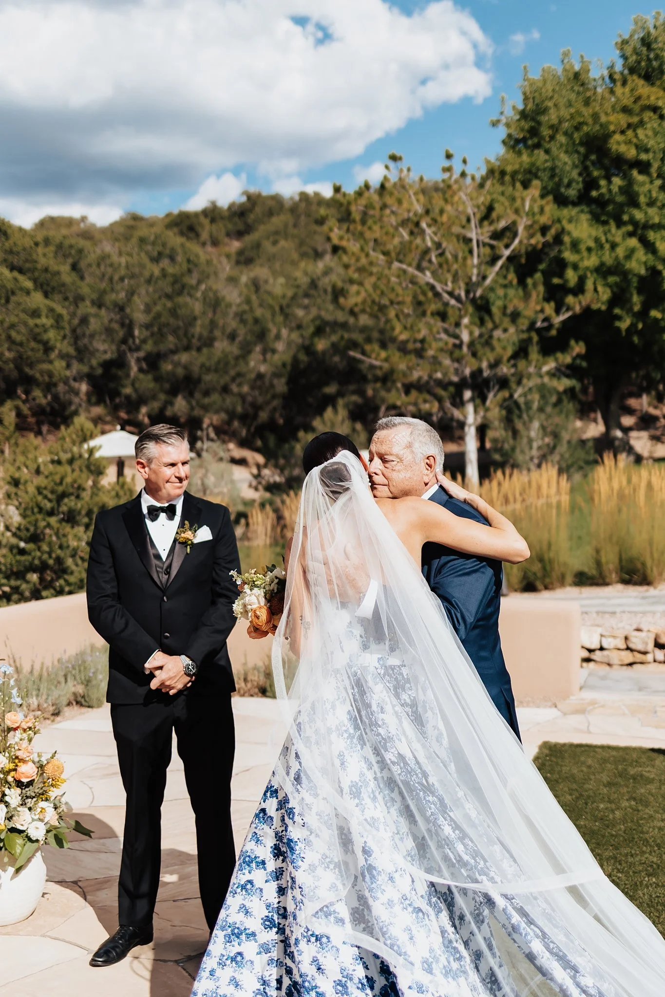 Alicia+lucia+photography+-+bishops+lodge+-+bishops+lodge+wedding+-+southwest+wedding_0068.jpg