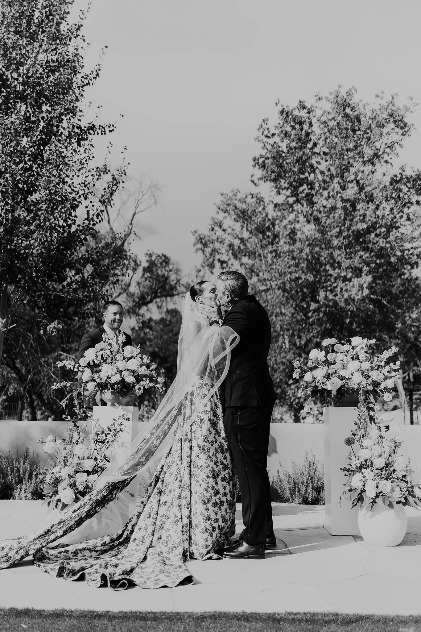 Alicia+lucia+photography+-+bishops+lodge+-+bishops+lodge+wedding+-+southwest+wedding_0075.jpg