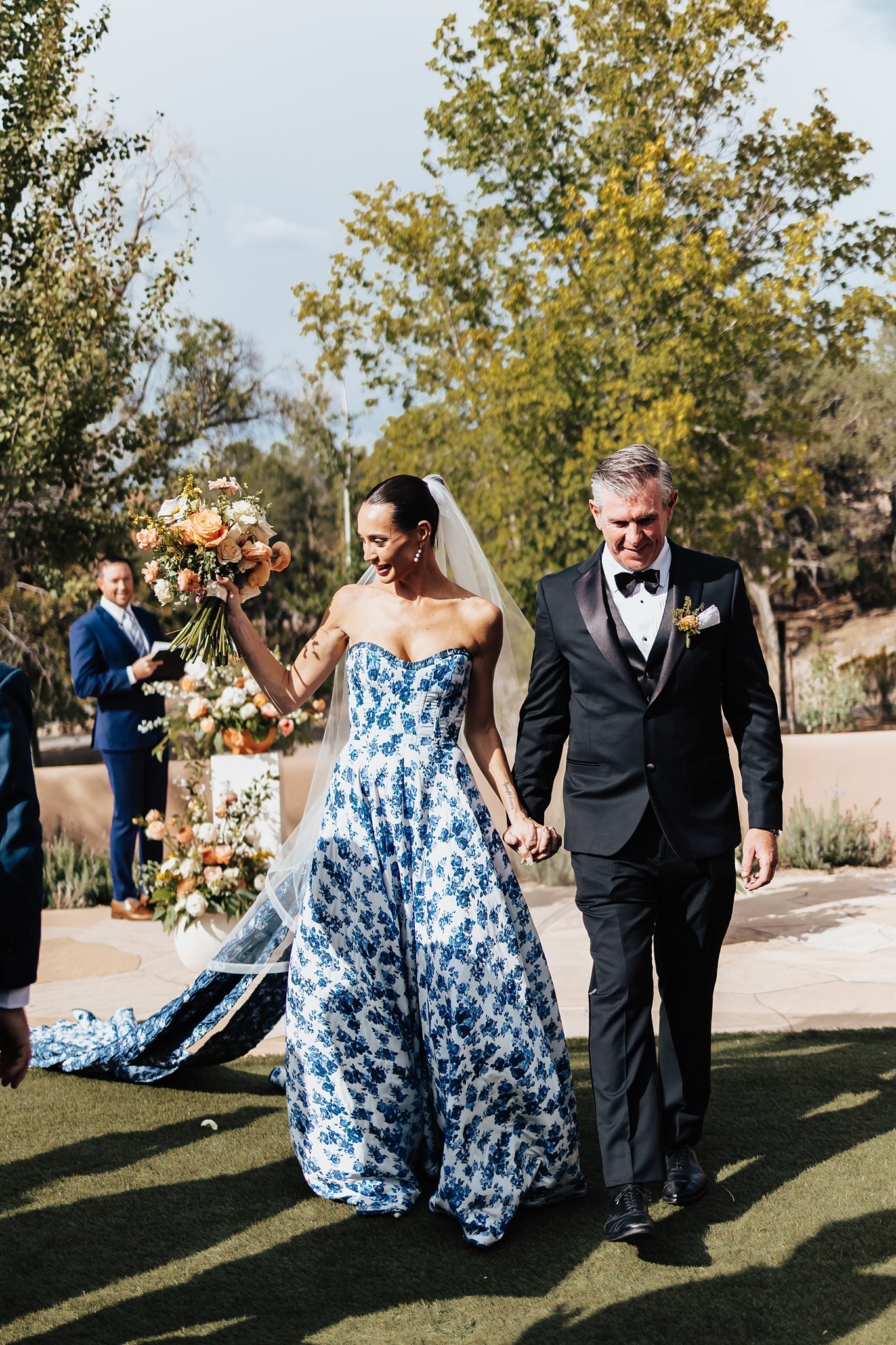Alicia+lucia+photography+-+bishops+lodge+-+bishops+lodge+wedding+-+southwest+wedding_0076.jpg