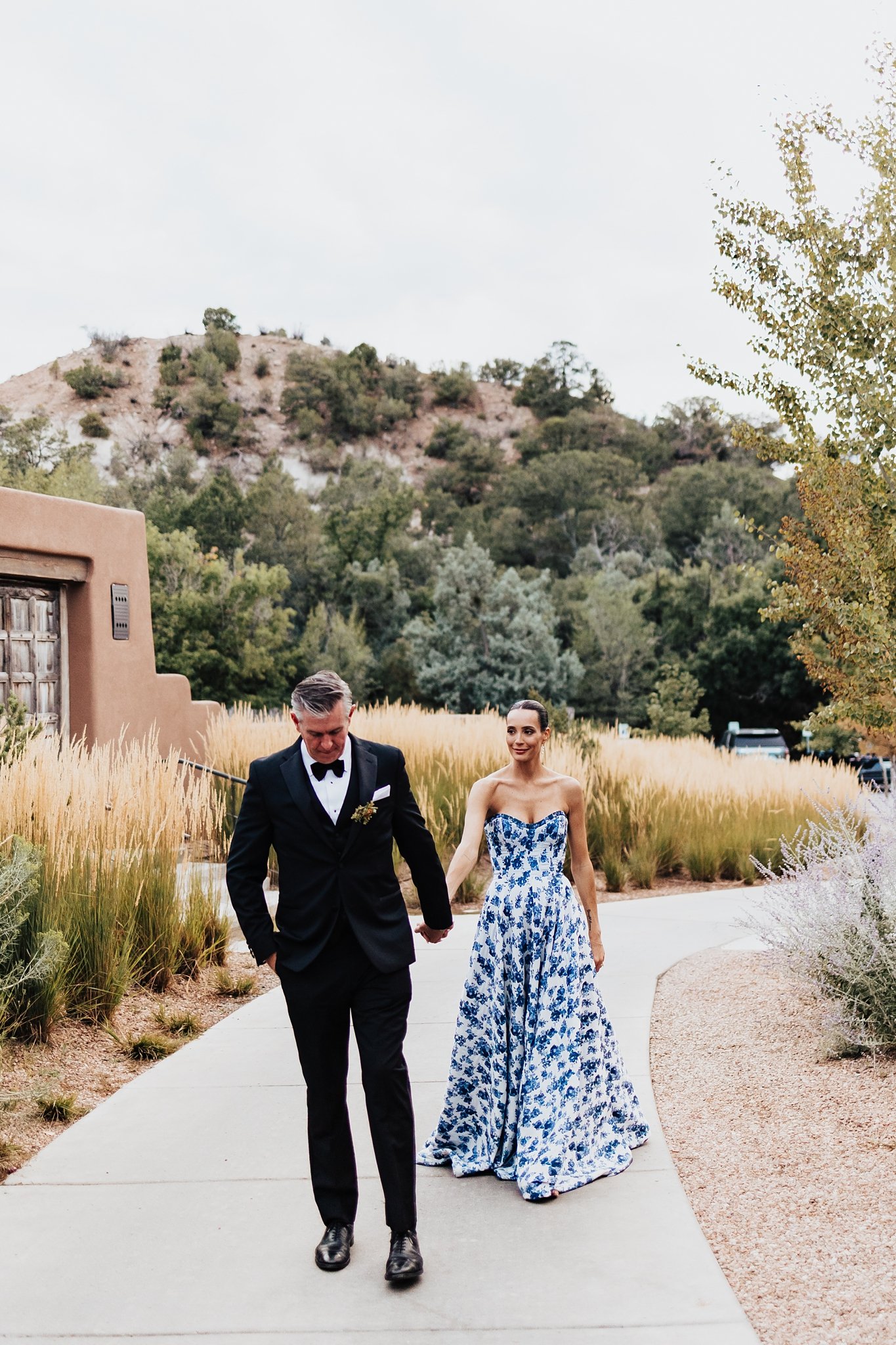 Alicia+lucia+photography+-+bishops+lodge+-+bishops+lodge+wedding+-+southwest+wedding_0088.jpg