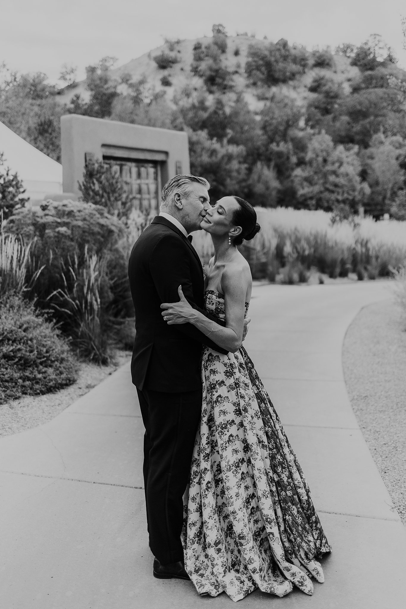 Alicia+lucia+photography+-+bishops+lodge+-+bishops+lodge+wedding+-+southwest+wedding_0090.jpg