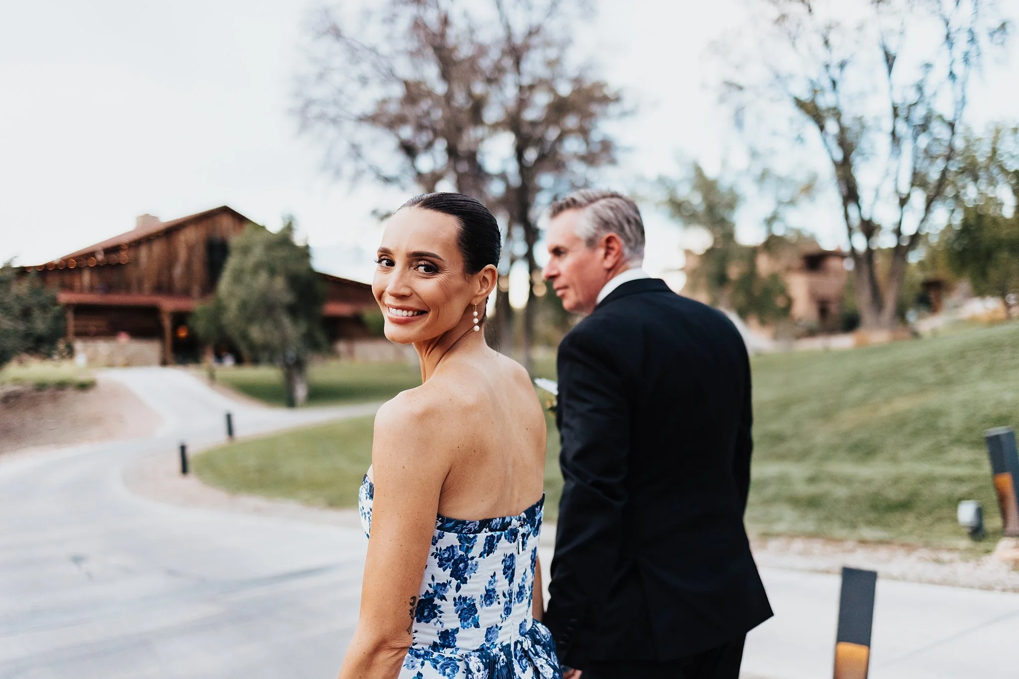 Alicia+lucia+photography+-+bishops+lodge+-+bishops+lodge+wedding+-+southwest+wedding_0091.jpg