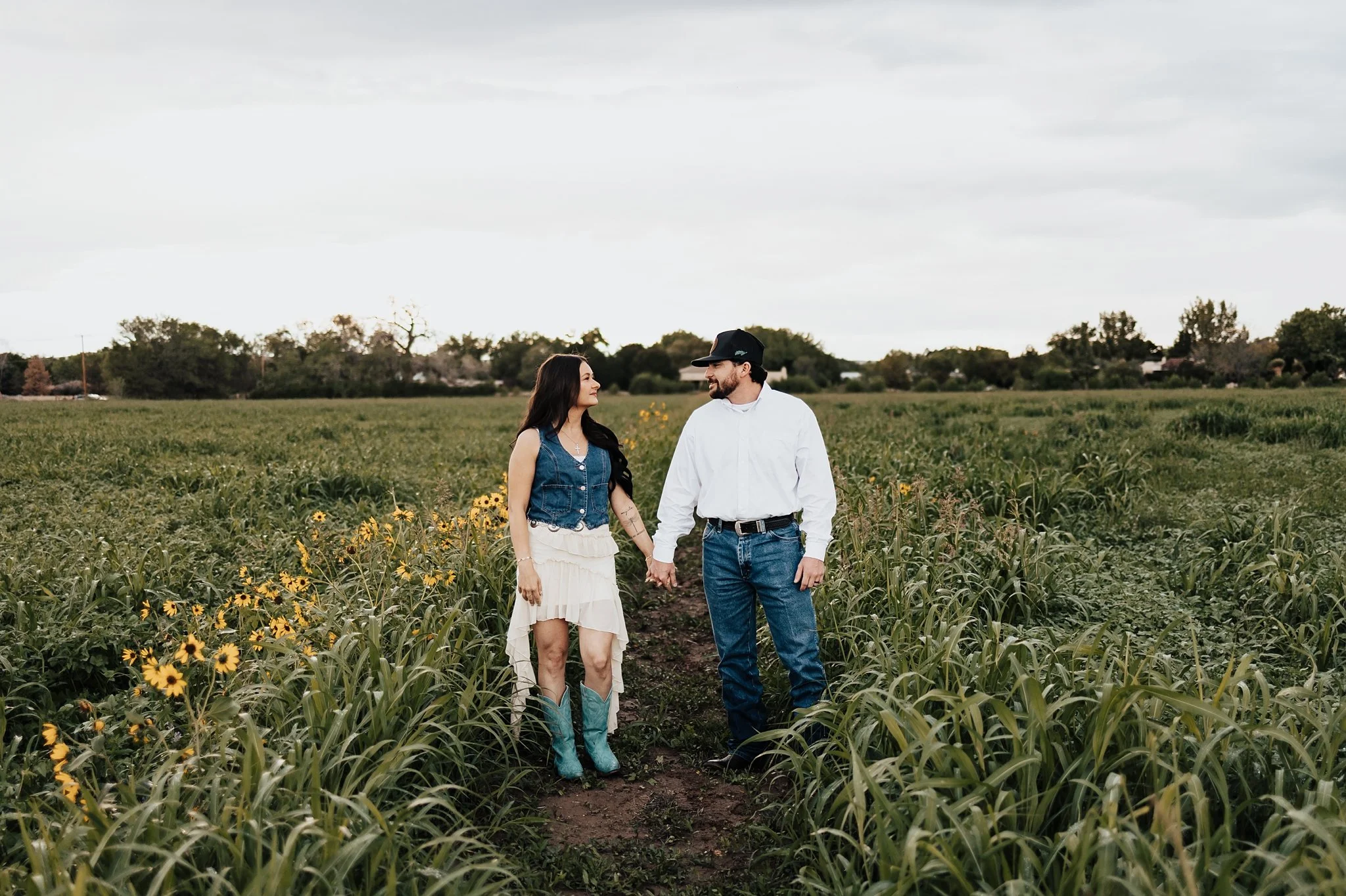 Alicia+lucia+photography+-+southwest+engagement+-+new+mexico+engagement+-+western+engagement_0001.jpg