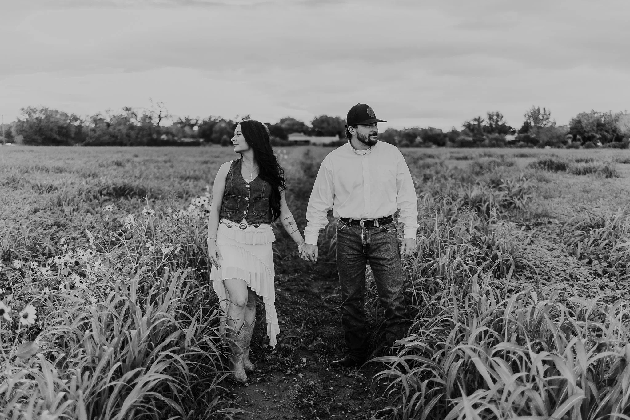 Alicia+lucia+photography+-+southwest+engagement+-+new+mexico+engagement+-+western+engagement_0003.jpg