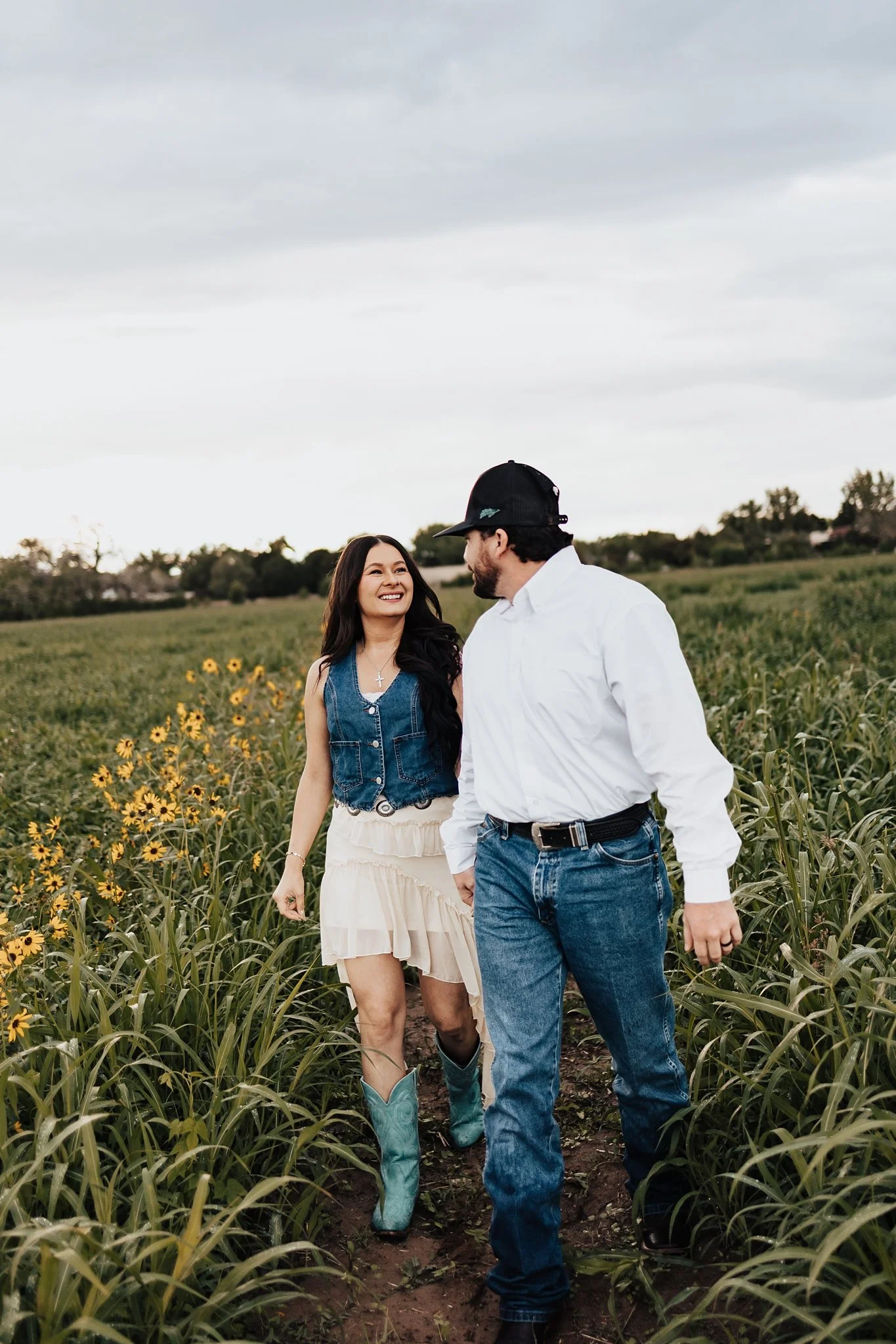 Alicia+lucia+photography+-+southwest+engagement+-+new+mexico+engagement+-+western+engagement_0004.jpg