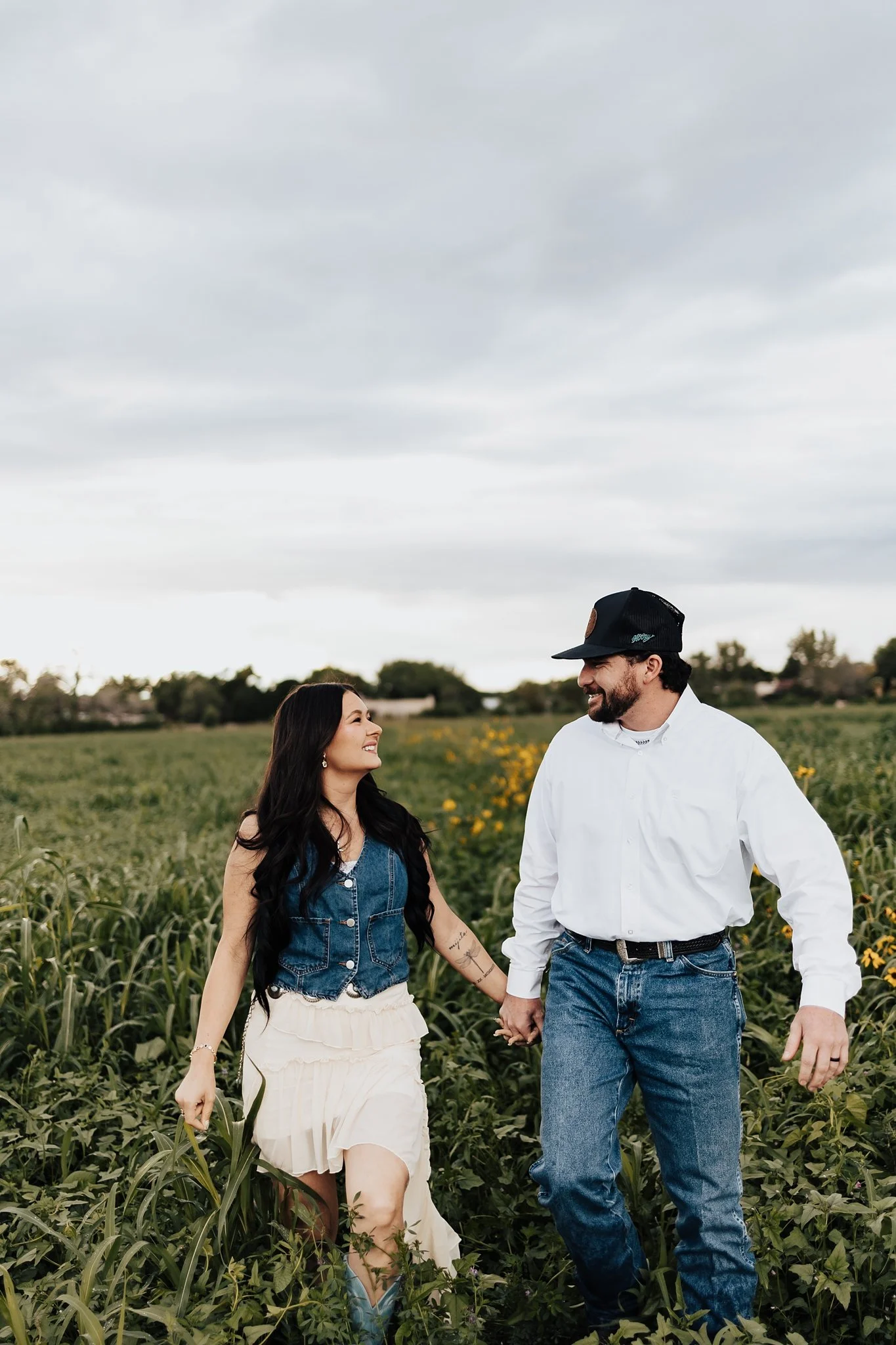Alicia+lucia+photography+-+southwest+engagement+-+new+mexico+engagement+-+western+engagement_0006.jpg