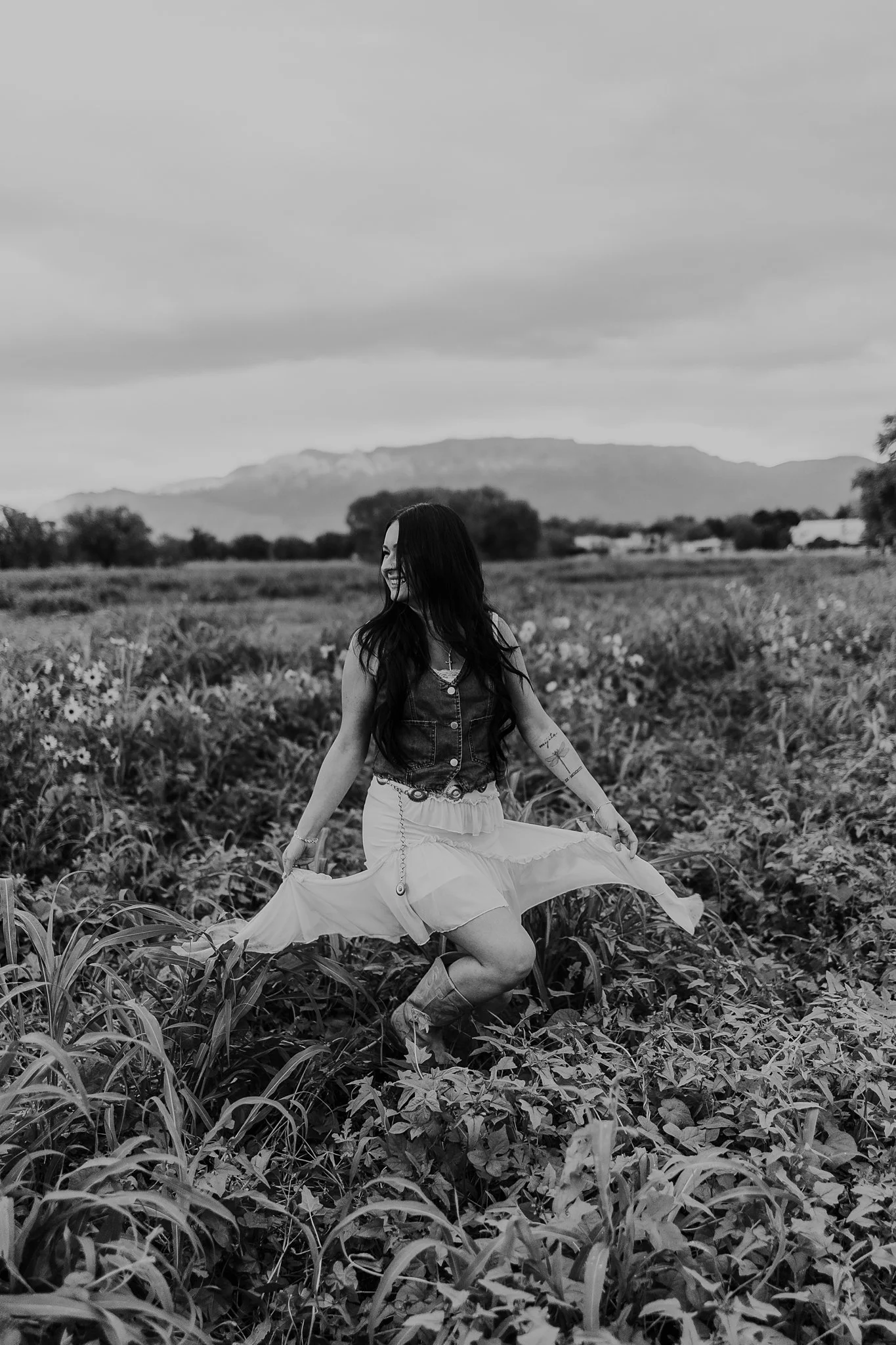 Alicia+lucia+photography+-+southwest+engagement+-+new+mexico+engagement+-+western+engagement_0067.jpg