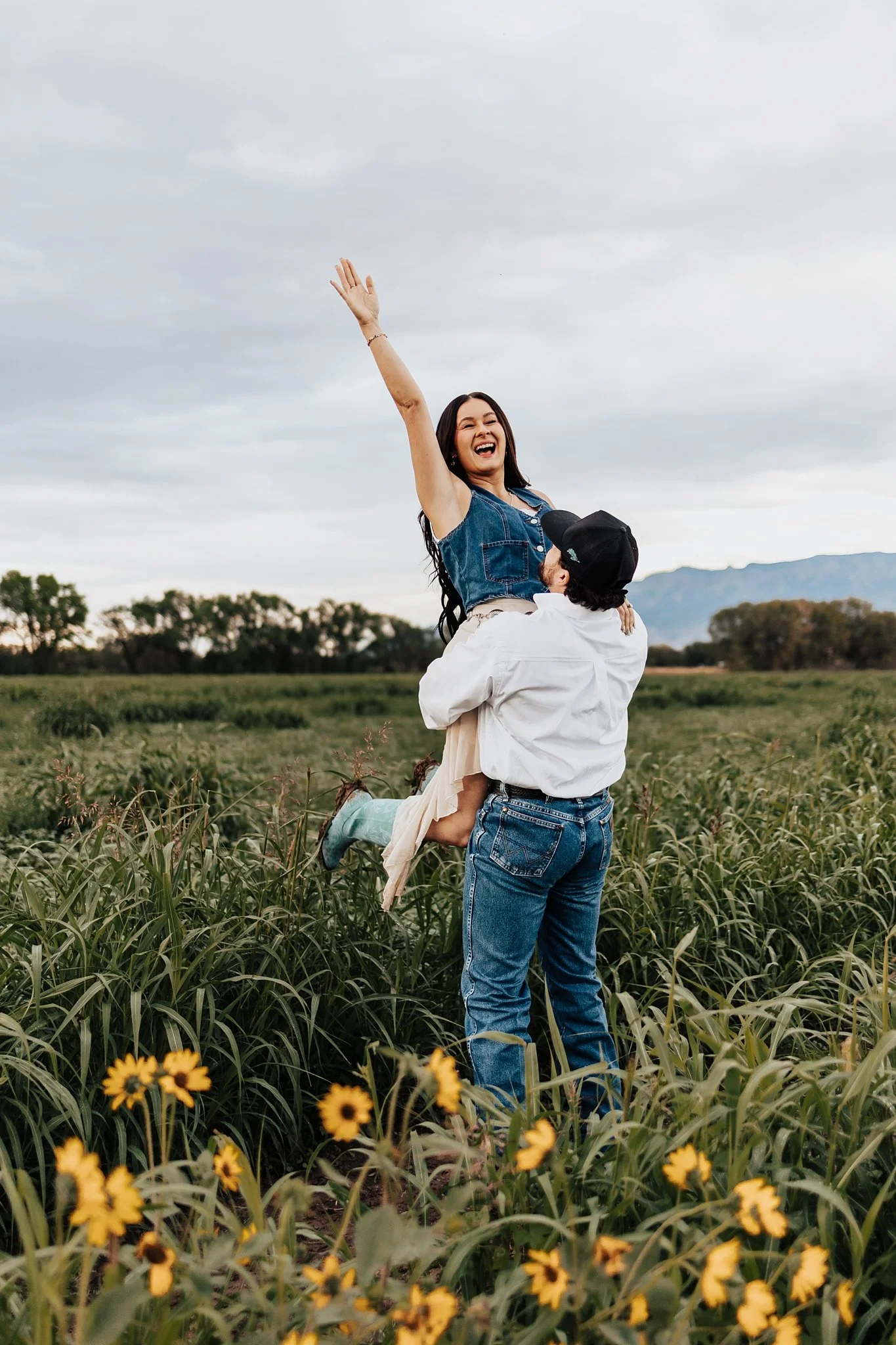 Alicia+lucia+photography+-+southwest+engagement+-+new+mexico+engagement+-+western+engagement_0082.jpg