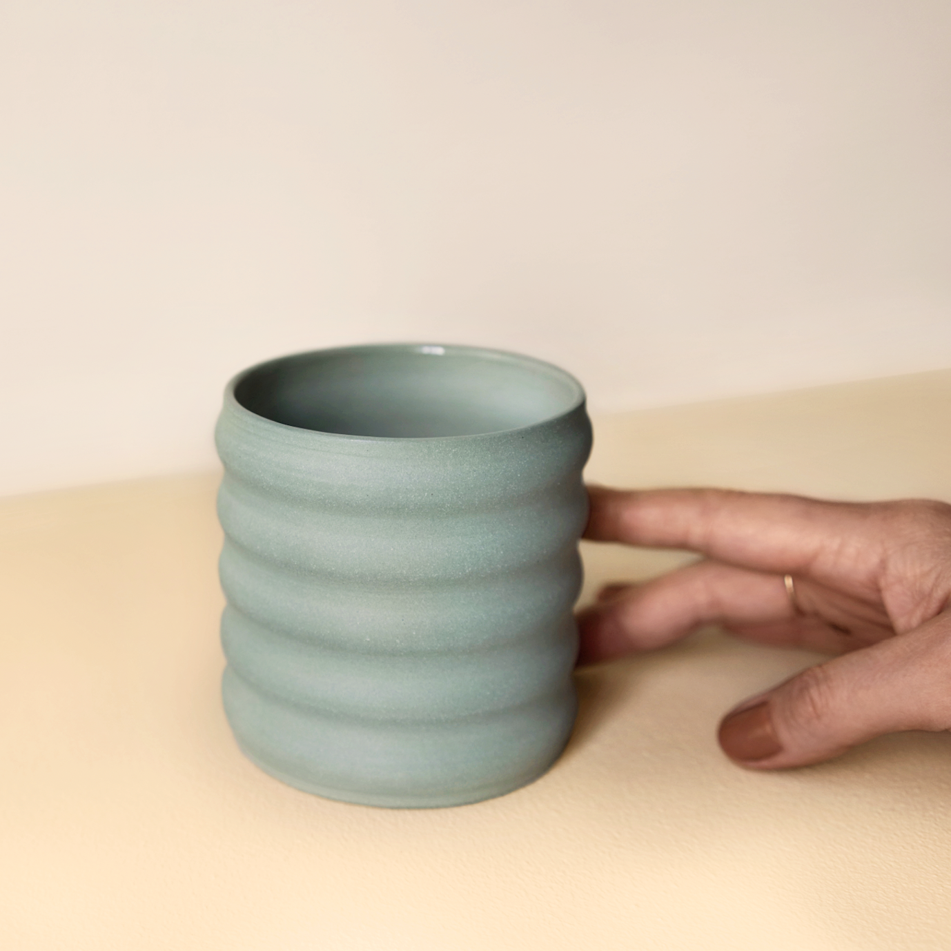 sage wavy cup