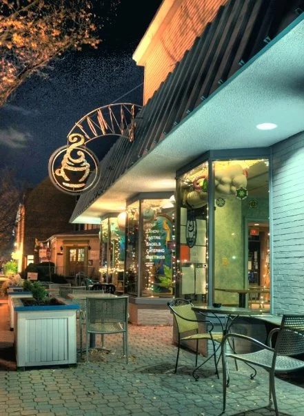 BARRISTA HANGING - ST ELMO'S COFFEE PUB