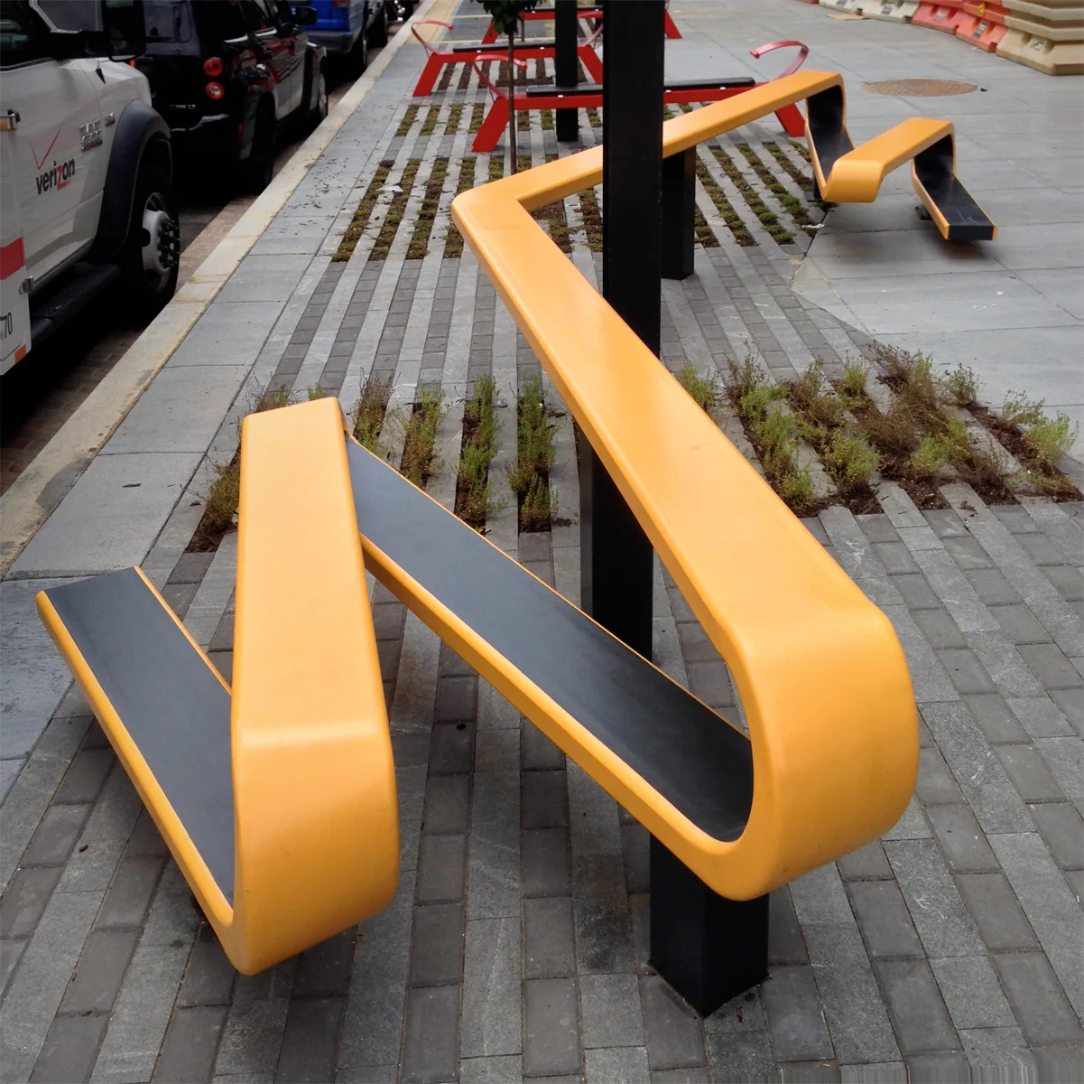 Ribbon Benches - JBG inc.