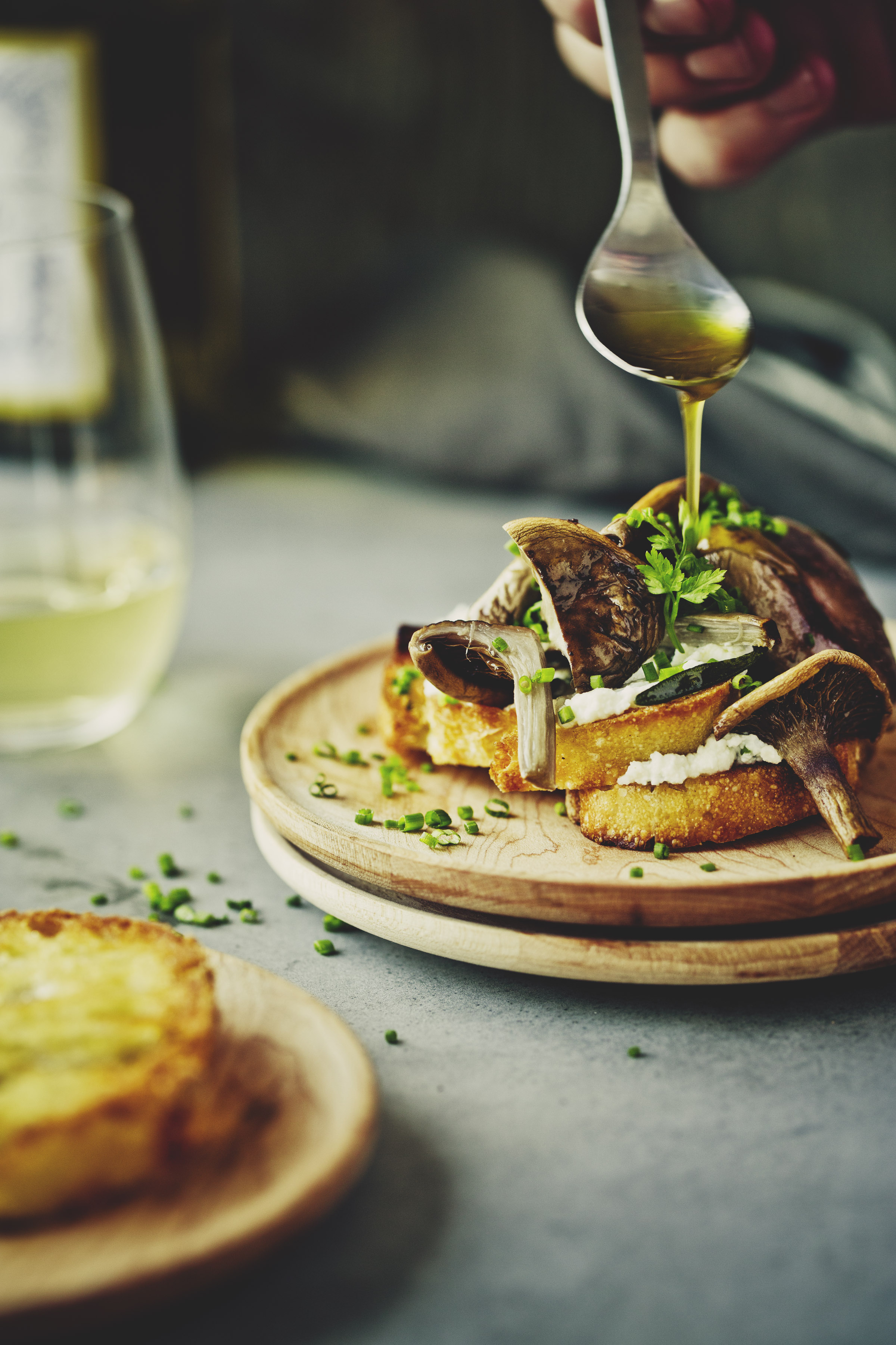 Stylisme culinaire: Michael Linnington/Photo: Maude Chauvin/Accessoirisme: Karine Blackburn