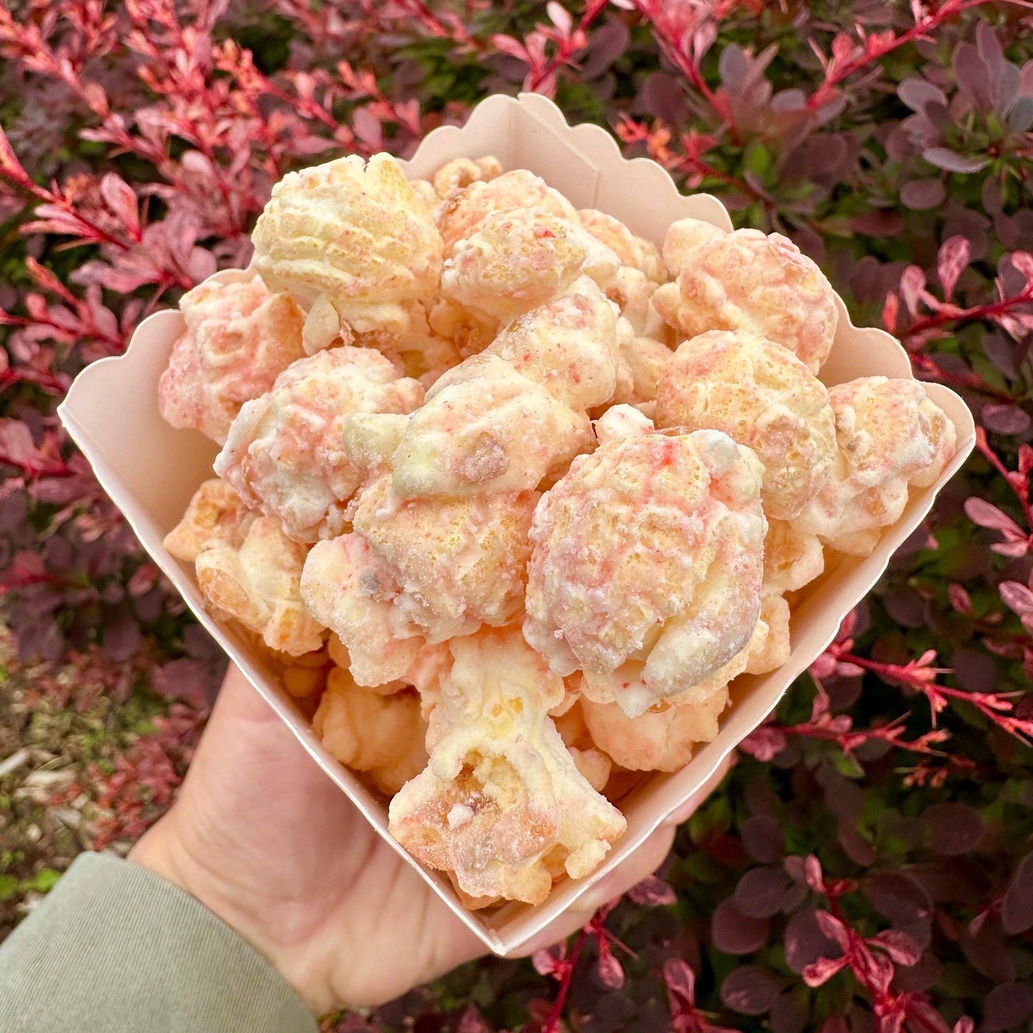 Jelly Donut: the perfect popcorn pick-me-up! 🍓