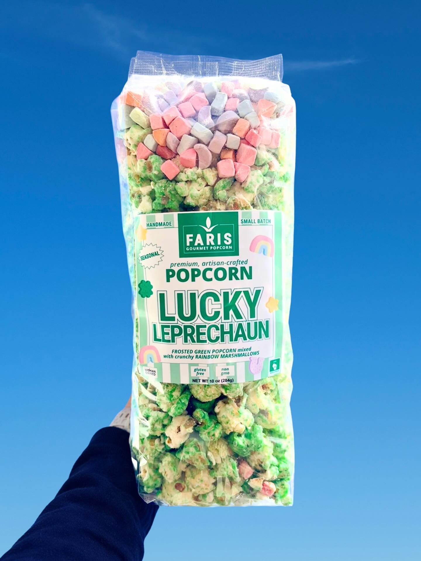 The mini marshmallows are everything 🍀 

Lucky Leprechaun is our treasure St Patrick&rsquo;s Day treat! Test your luck with this frosted green kettle corn topped with crunchy rainbow marshmallows.