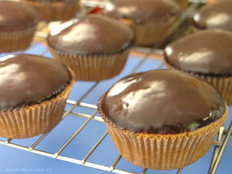 Vanilla Cupcakes with Chocolate Ganache, recipe from The PPK