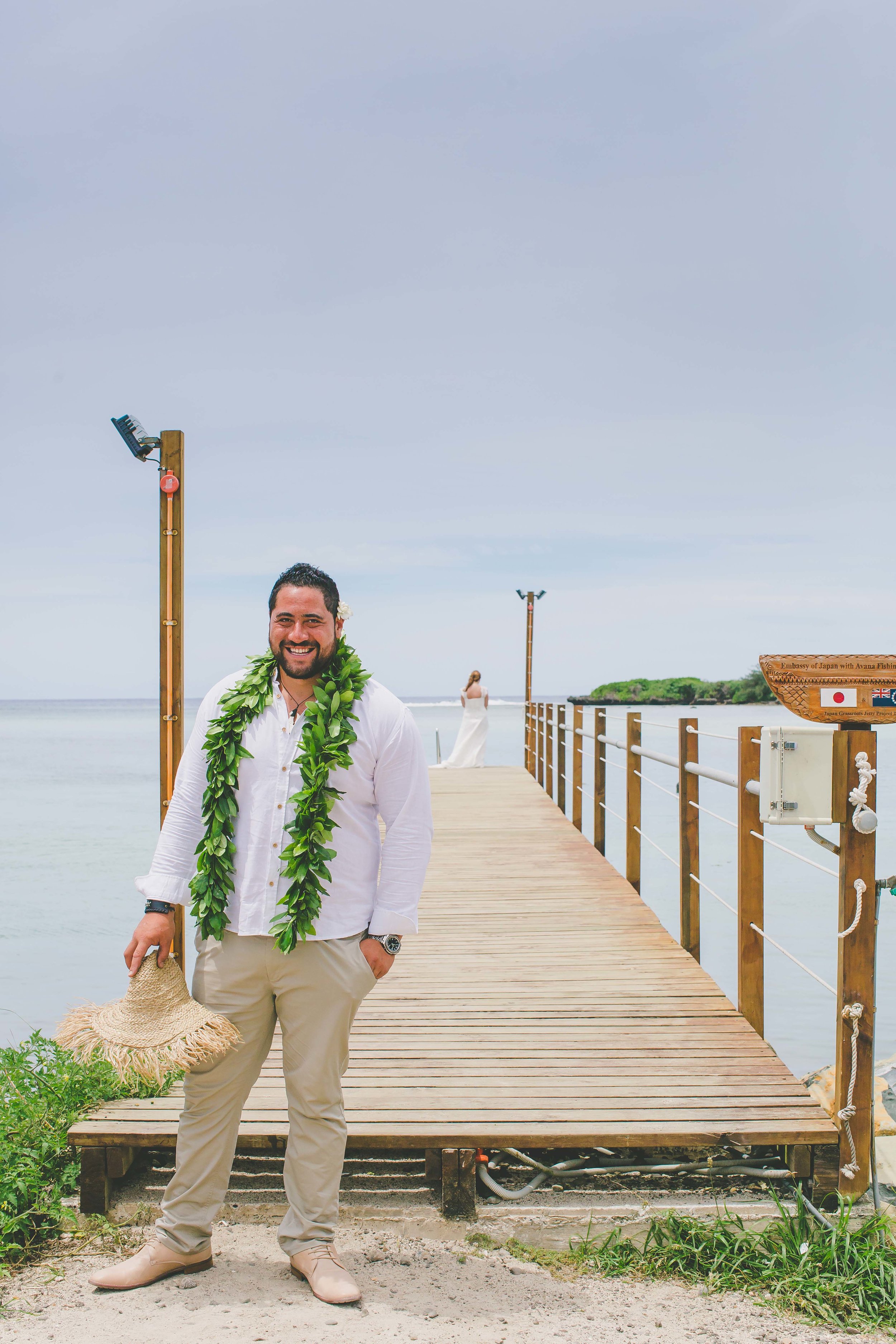 Rarotonga wedding first look