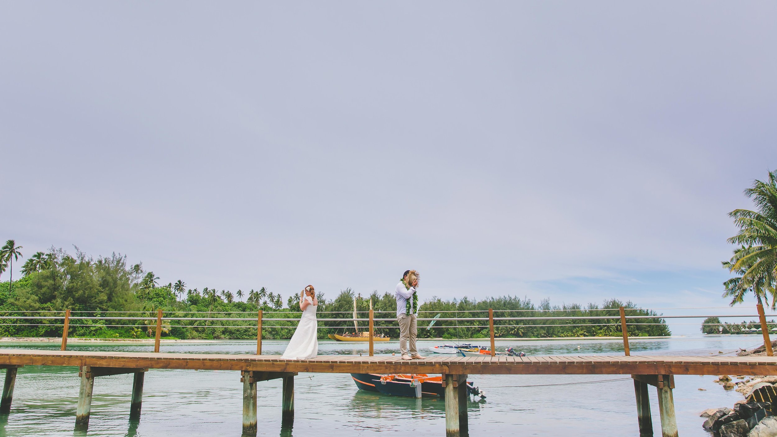 Rarotonga wedding first look