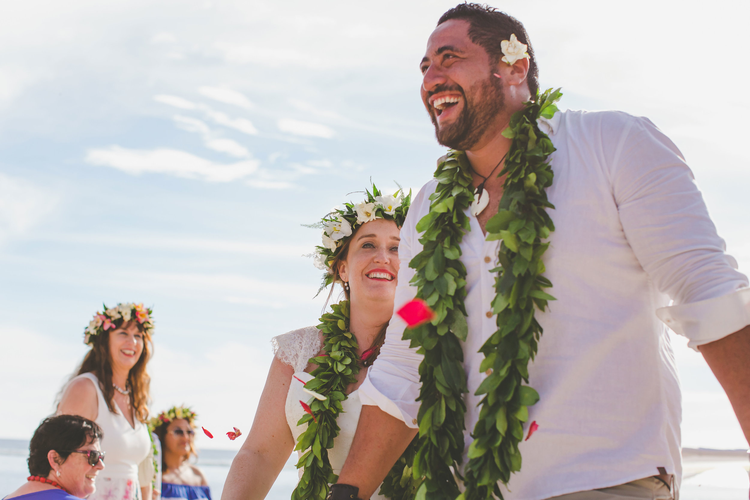 Beach wedding Cook Islands 
