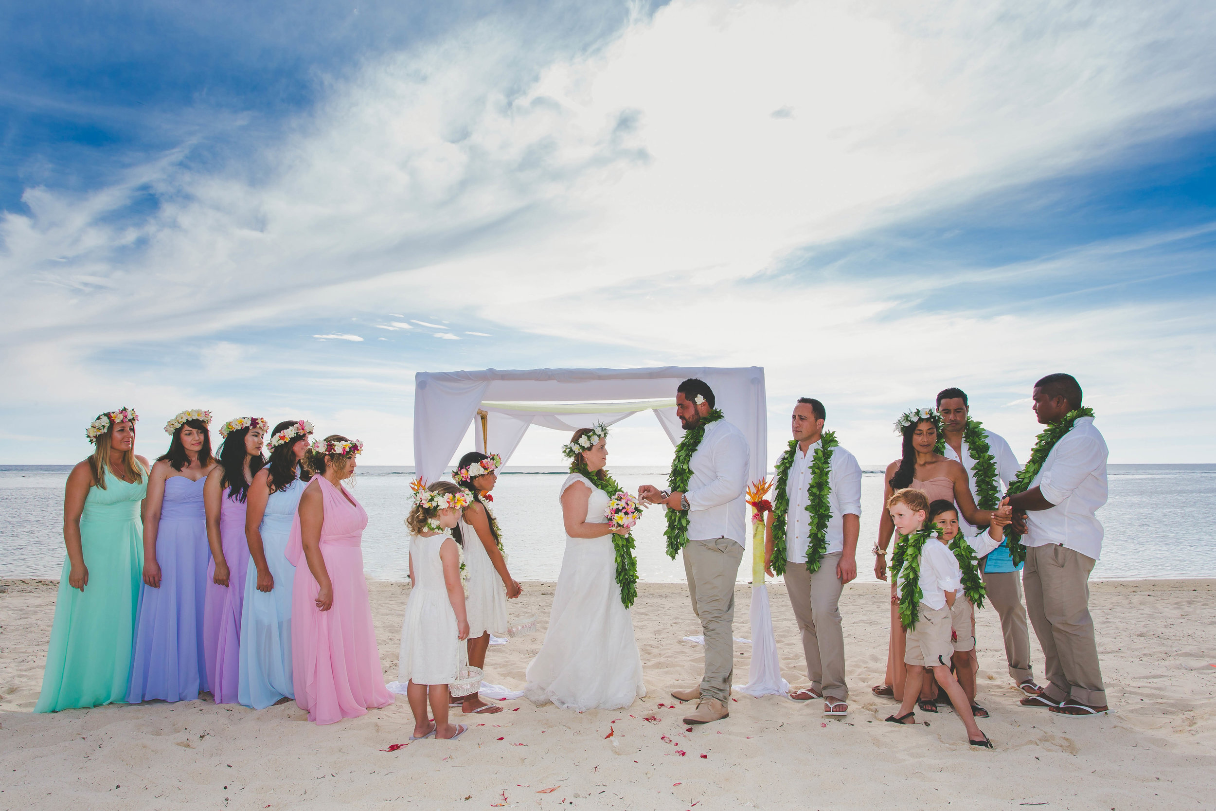 Beach wedding Cook Islands 