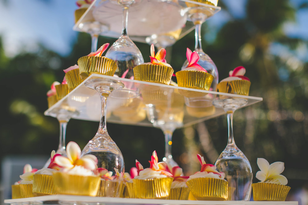 tropical wedding cupcakes 