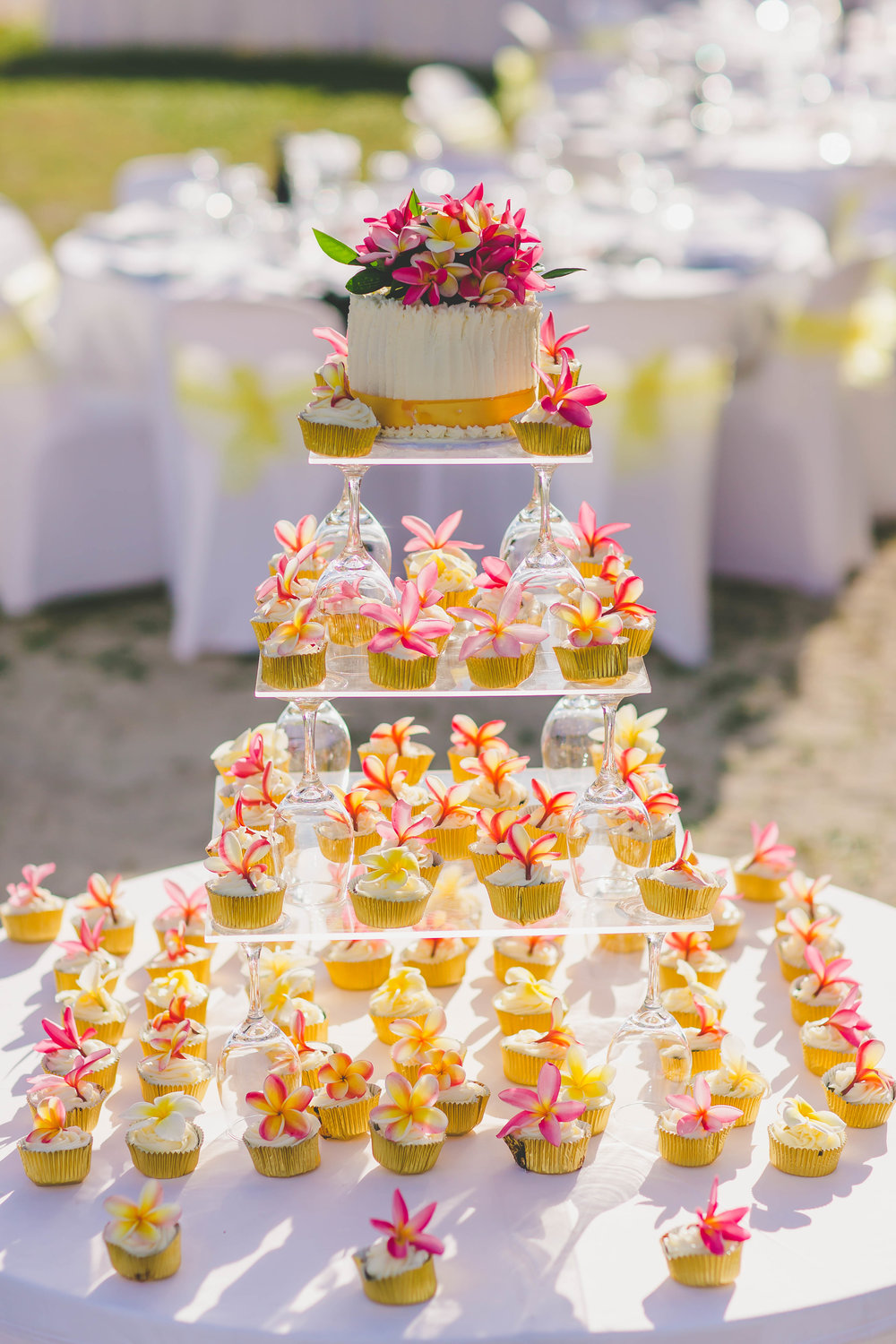 rarotonga tropical wedding cupcakes 
