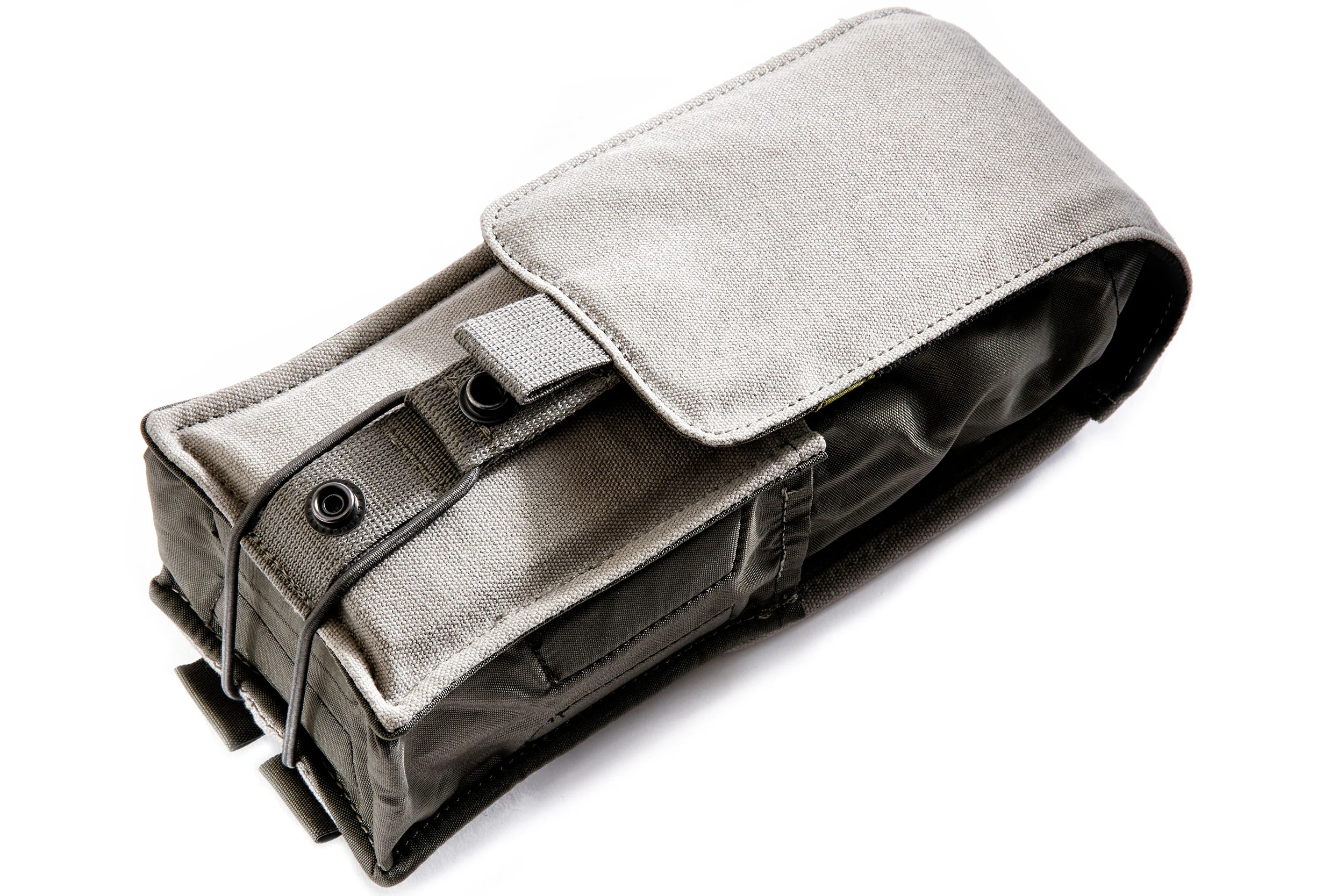 Extends to fit 70-200mm Pro Zoom and telephoto Lenses