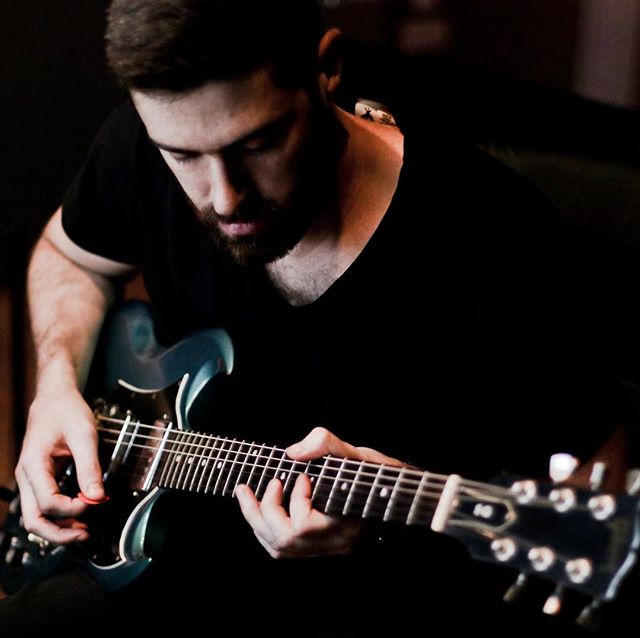 Guitars are fun. Especially this one 
#Dewey #Gibson #SG #studio #cleveland #music #guitar #musician #engineer #mixer #producer #recordingstudio 📸: @jonathanevanduncan